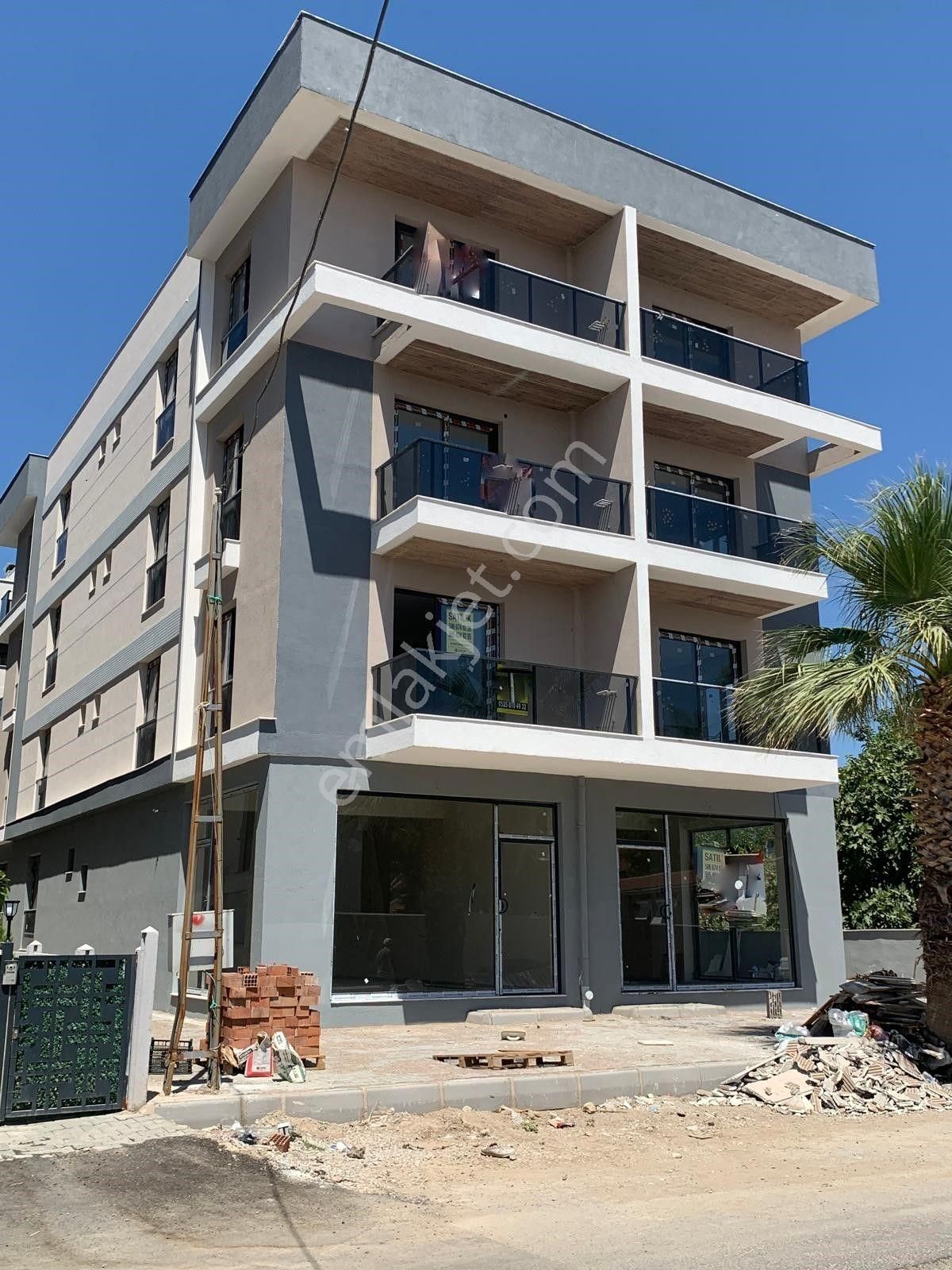 Menemen Seyrek Merkezde 1+1 Kiralık Daire - Görsel 2