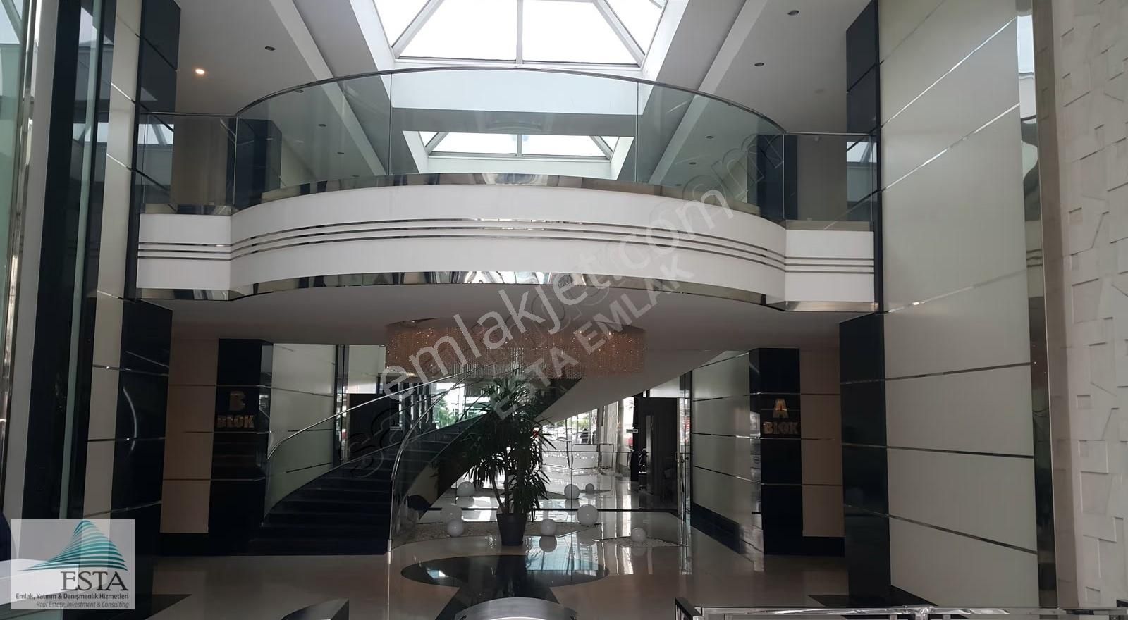 İtfaiye Onaylı Plazada Kiralık 3+1 134m2 Ofis Otoparklı - Görsel 11
