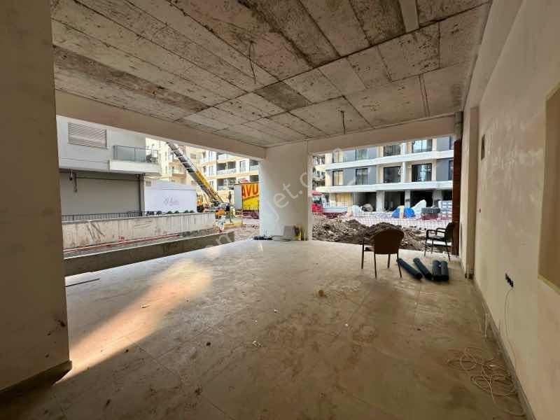 Bayraklı Adliye/tapu Yakını Plazalar Böl. Satılık 45 M² Dükkan - Görsel 9