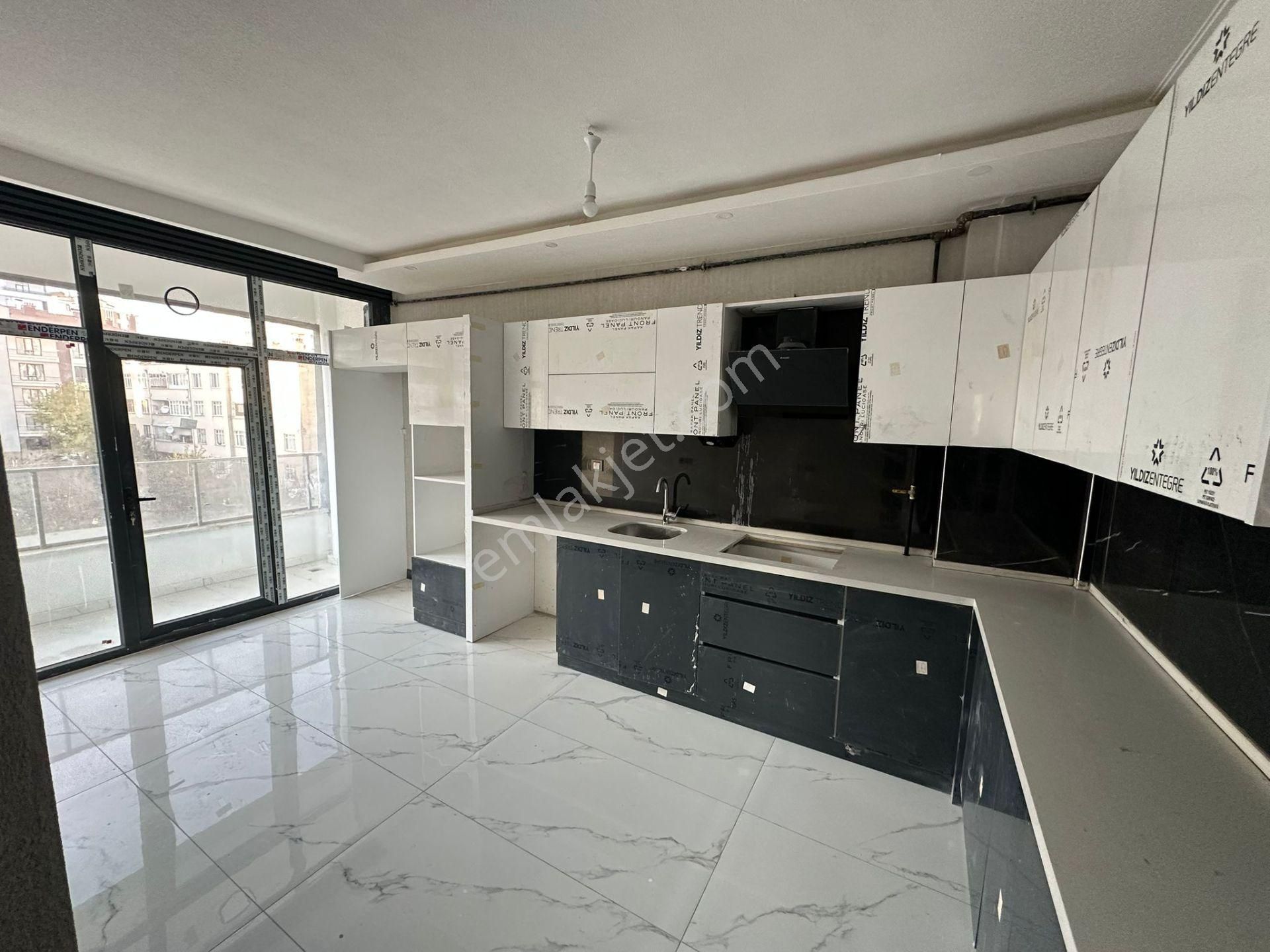 Şeker Mahallesi Hemdem Saray Sitesi Kapalı Otopaklı 4+1 Satılık Daire - Görsel 16