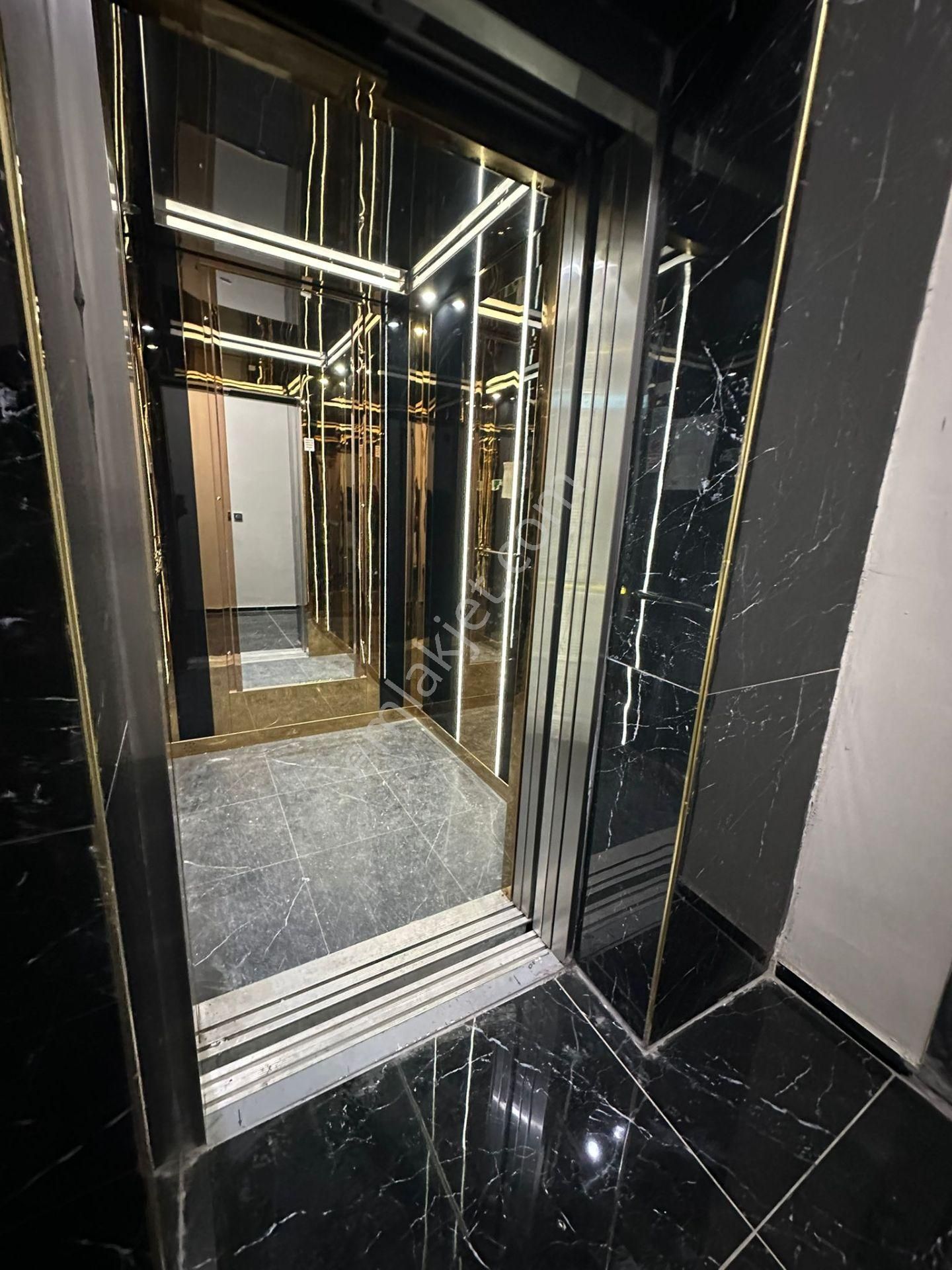 Şeker Mahallesi Hemdem Saray Sitesi Kapalı Otopaklı 4+1 Satılık Daire - Görsel 25