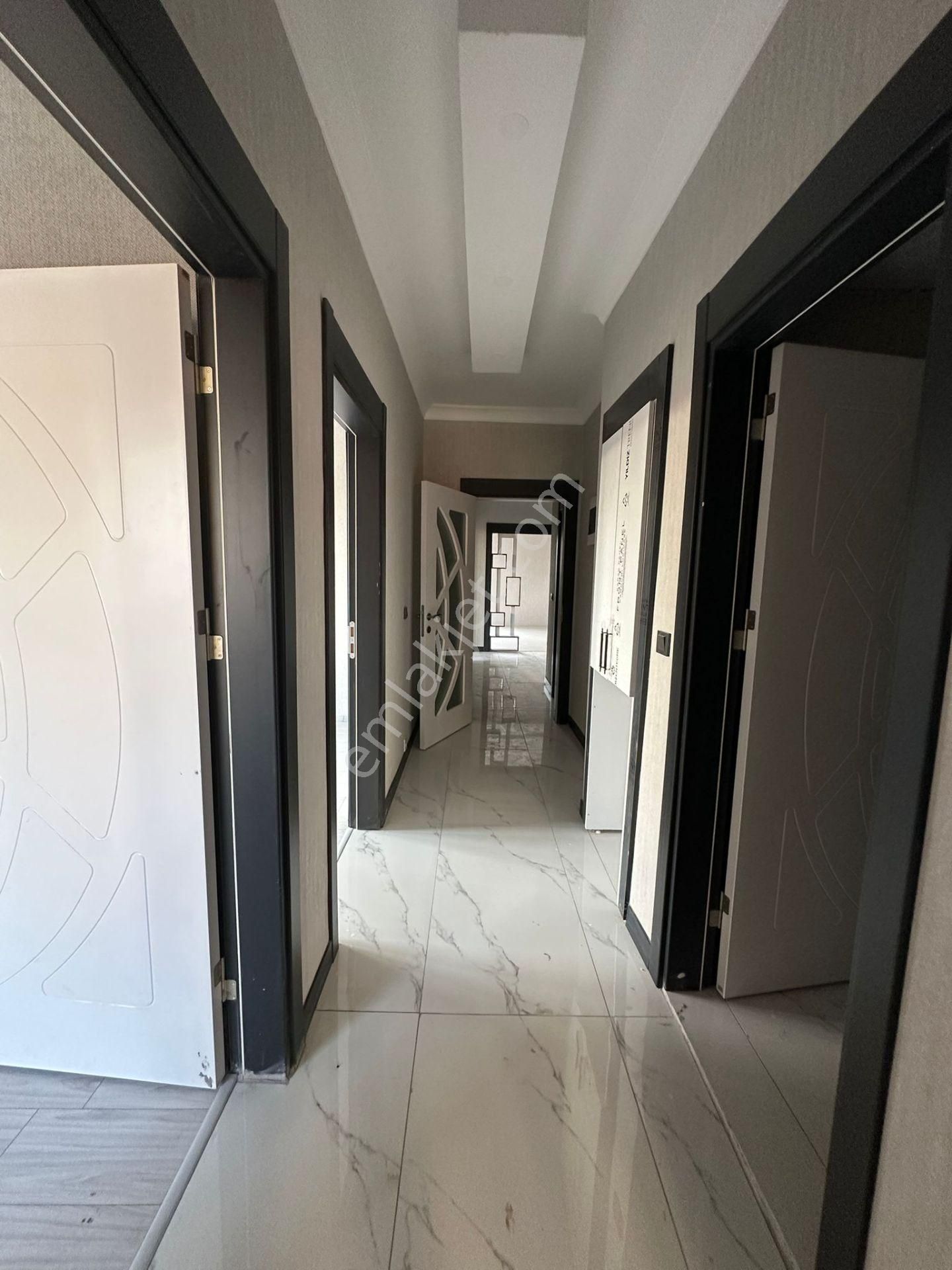 Şeker Mahallesi Hemdem Saray Sitesi Kapalı Otopaklı 4+1 Satılık Daire - Görsel 12