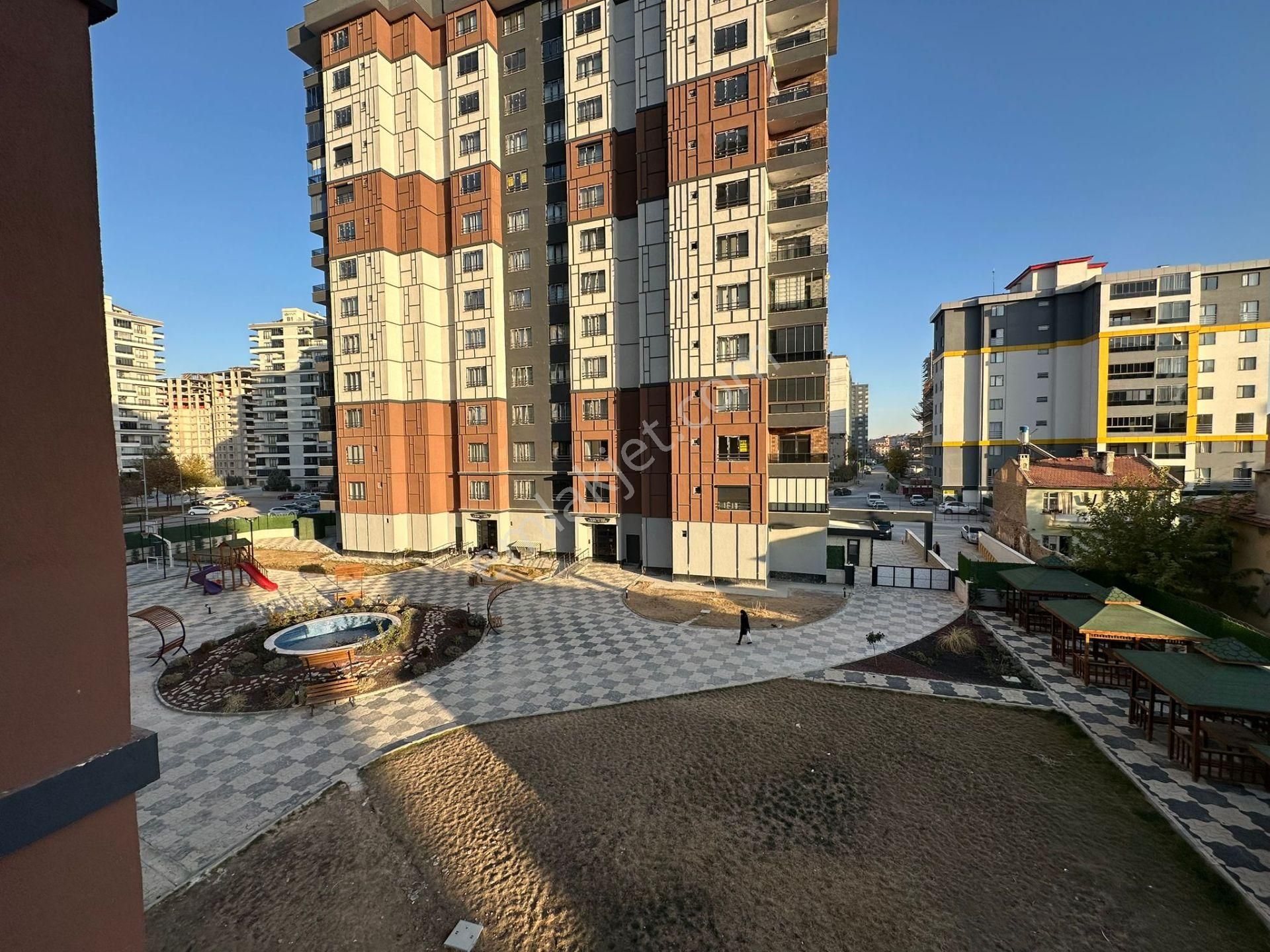 Şeker Mahallesi Hemdem Saray Sitesi Kapalı Otopaklı 4+1 Satılık Daire - Görsel 4