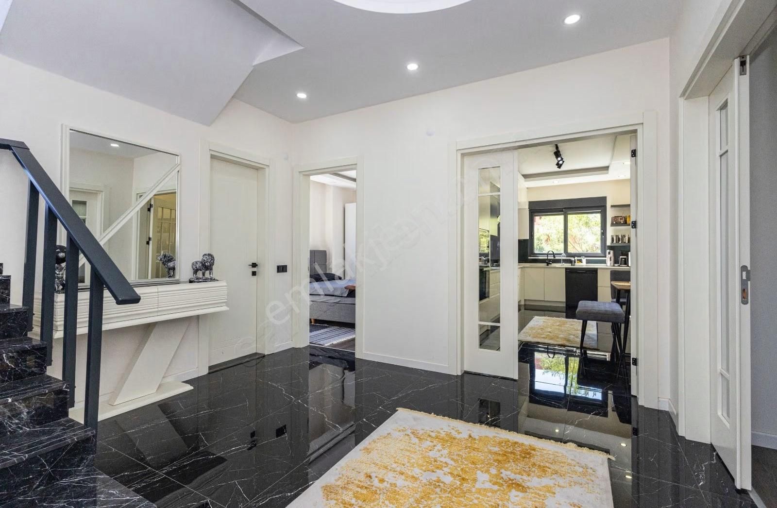 Yetişen Alır / 6+1 Müstakil Villa / 520 M2 Arsası / Yeşilbayır - Görsel 4