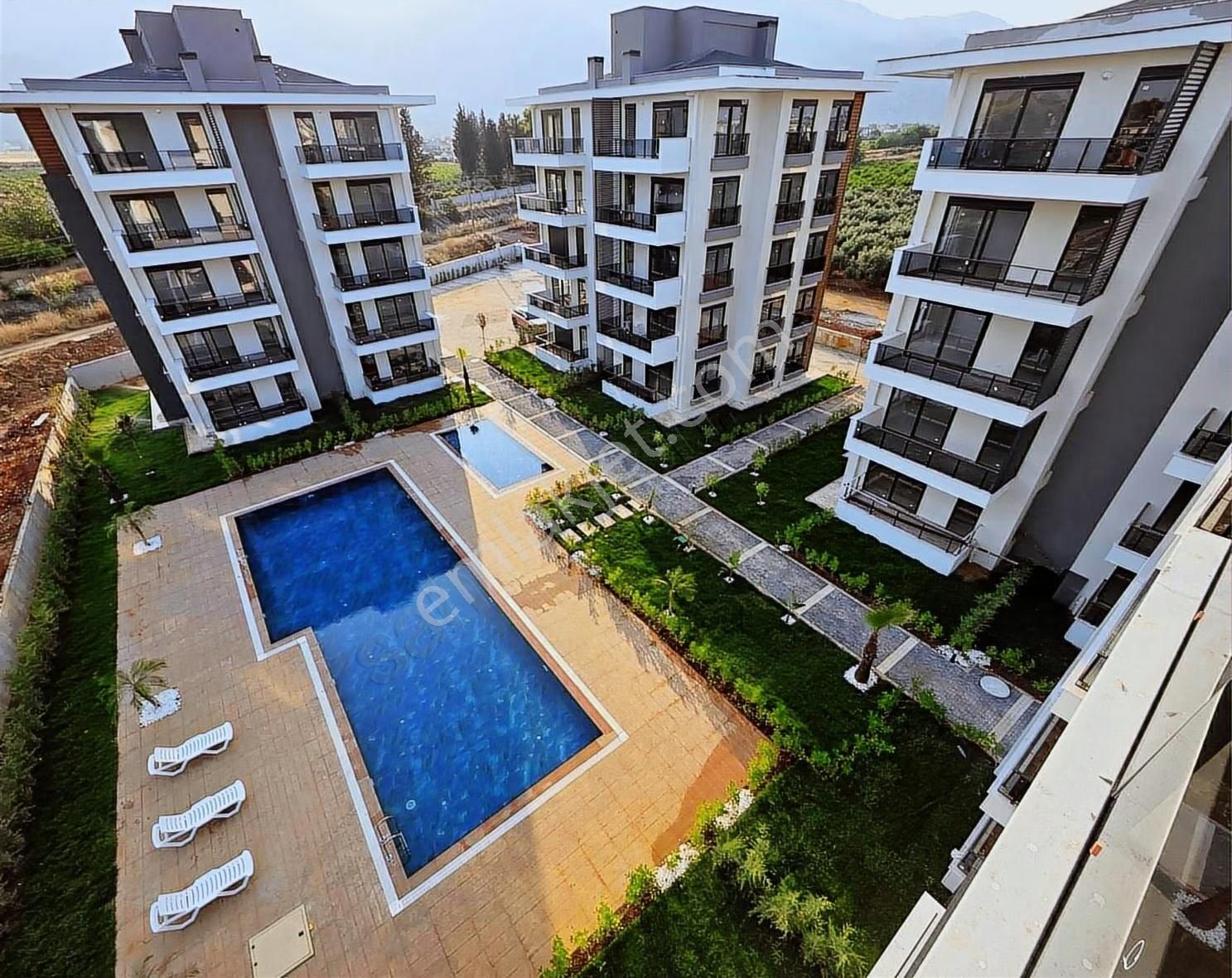 Havuz Manzaralı 1+1 / Etrafı Asla Kapanmaz - Görsel 4