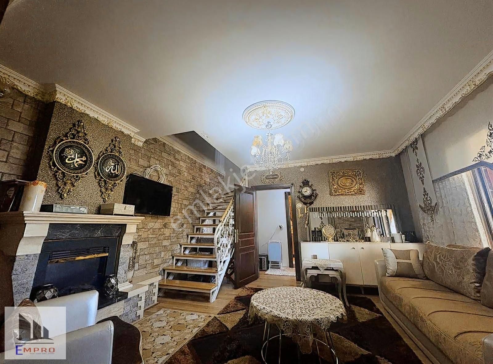 Başiskele Aksığında İçi Lüks Yapılı Müstakil Ev Ve Arsası