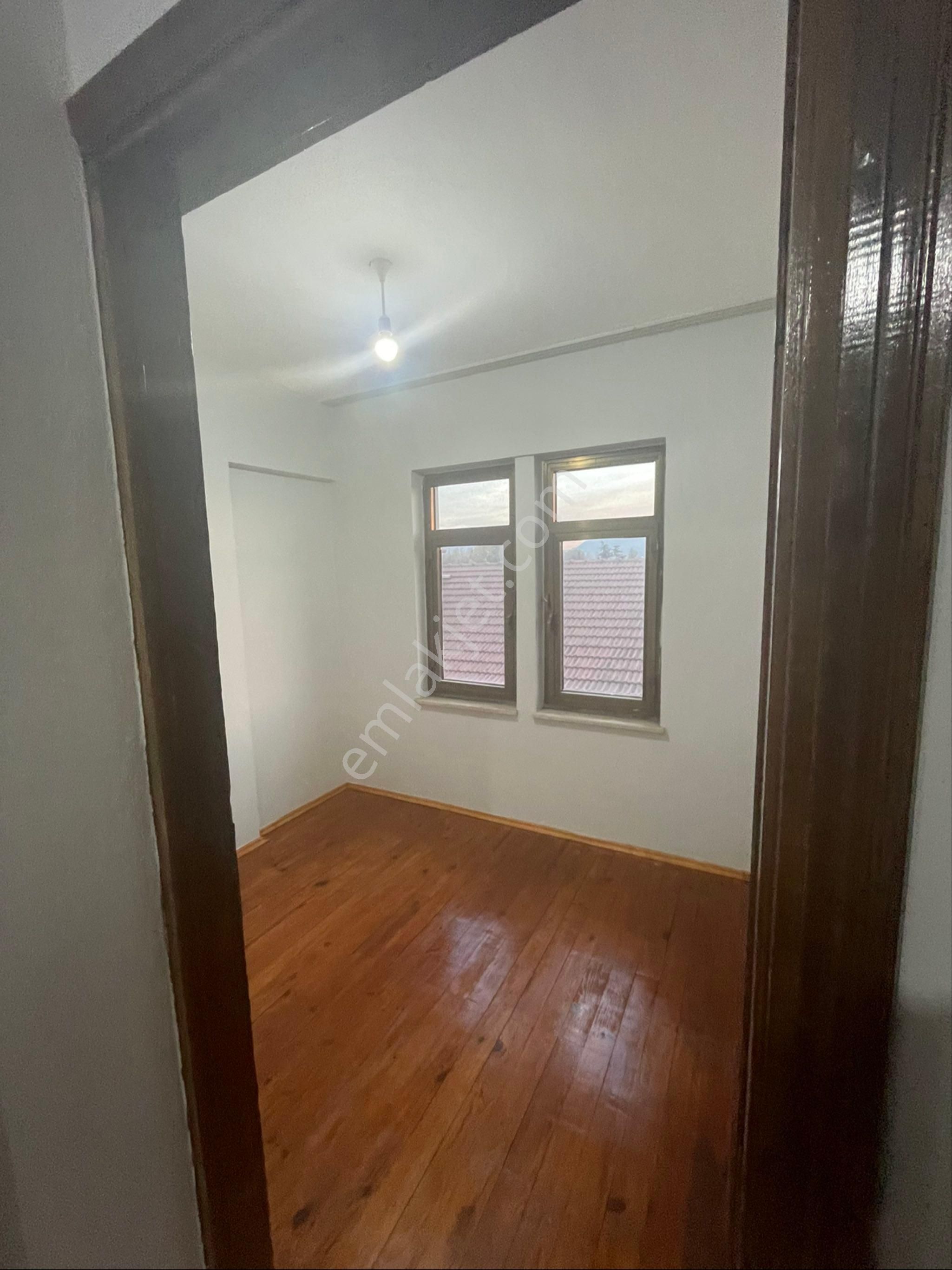 Emlakçe G.y.m Den 2+1 Arifiye Merkezde Kiralık Daire - Görsel 3