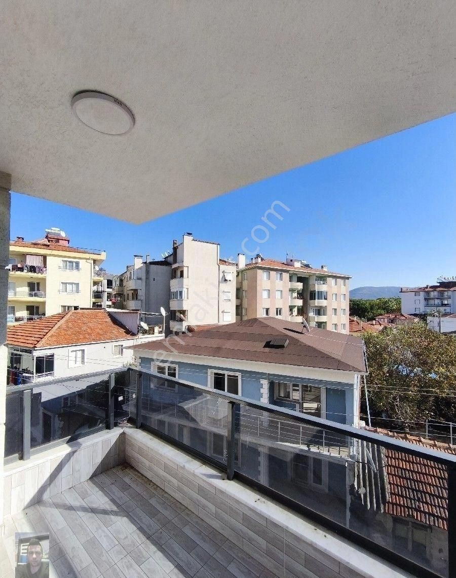 Ayvalik Altinova Merkezde Asansörlü Yeni Binada 3+1 Daire - Görsel 25