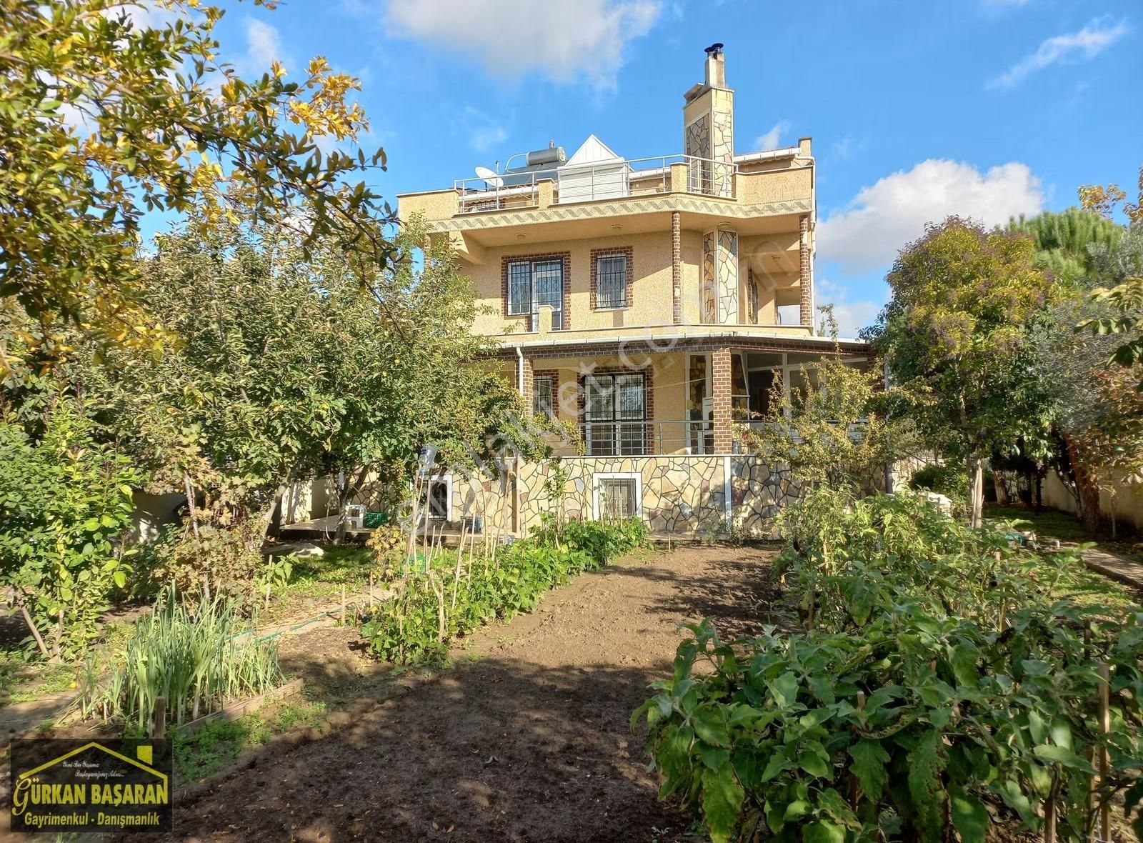 6+1 Betonarme Ve Ahşap Uyumu , Satılık Villa