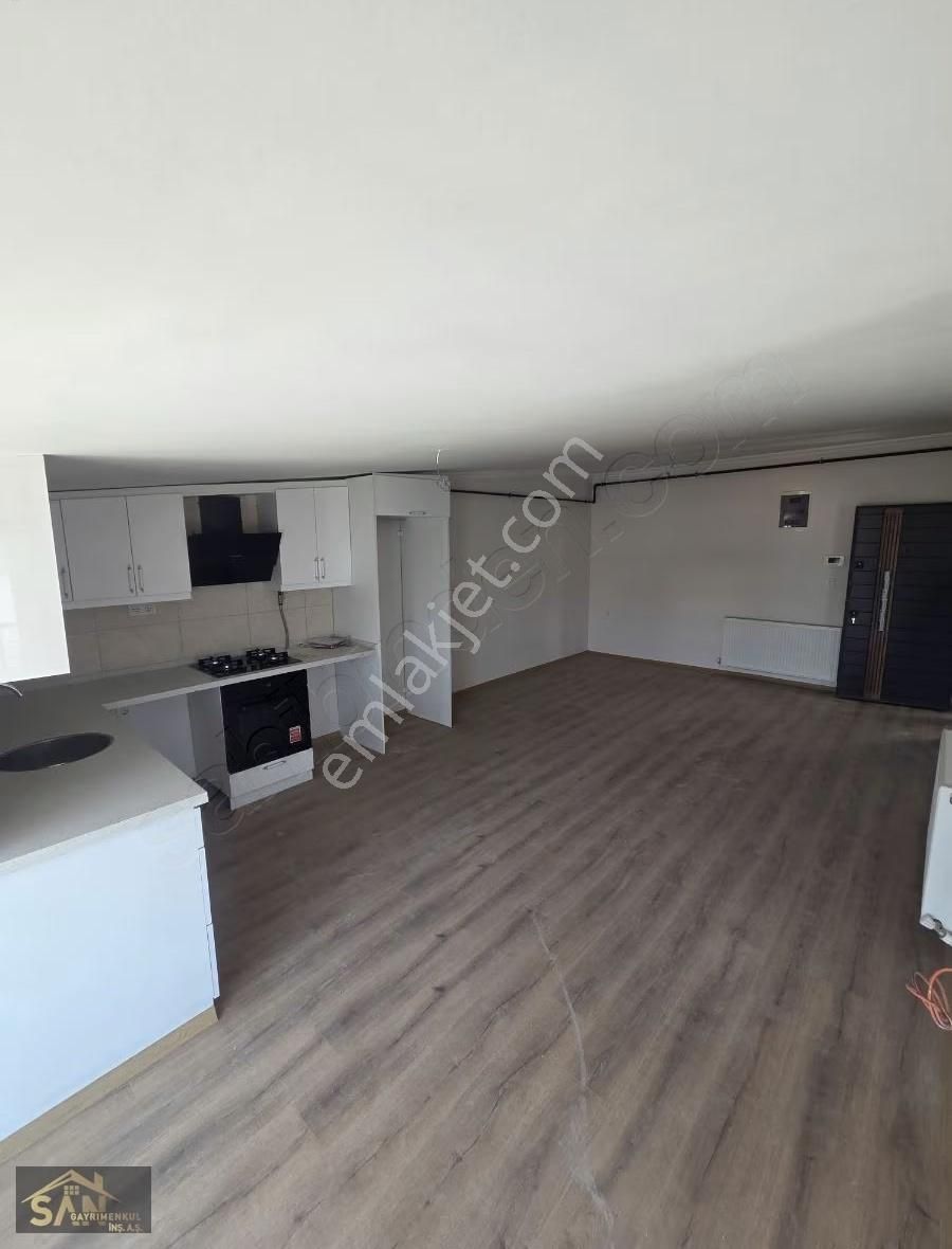 San Gayrimenkul'den Urla Merkezde Sıfır Kiralık 1+1 Daire