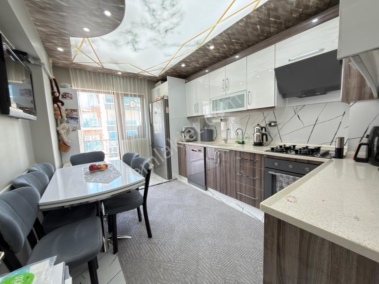 Kanuni Mahallesi'nde Site Konseptinde Full Yapılı 3+1 Daire!