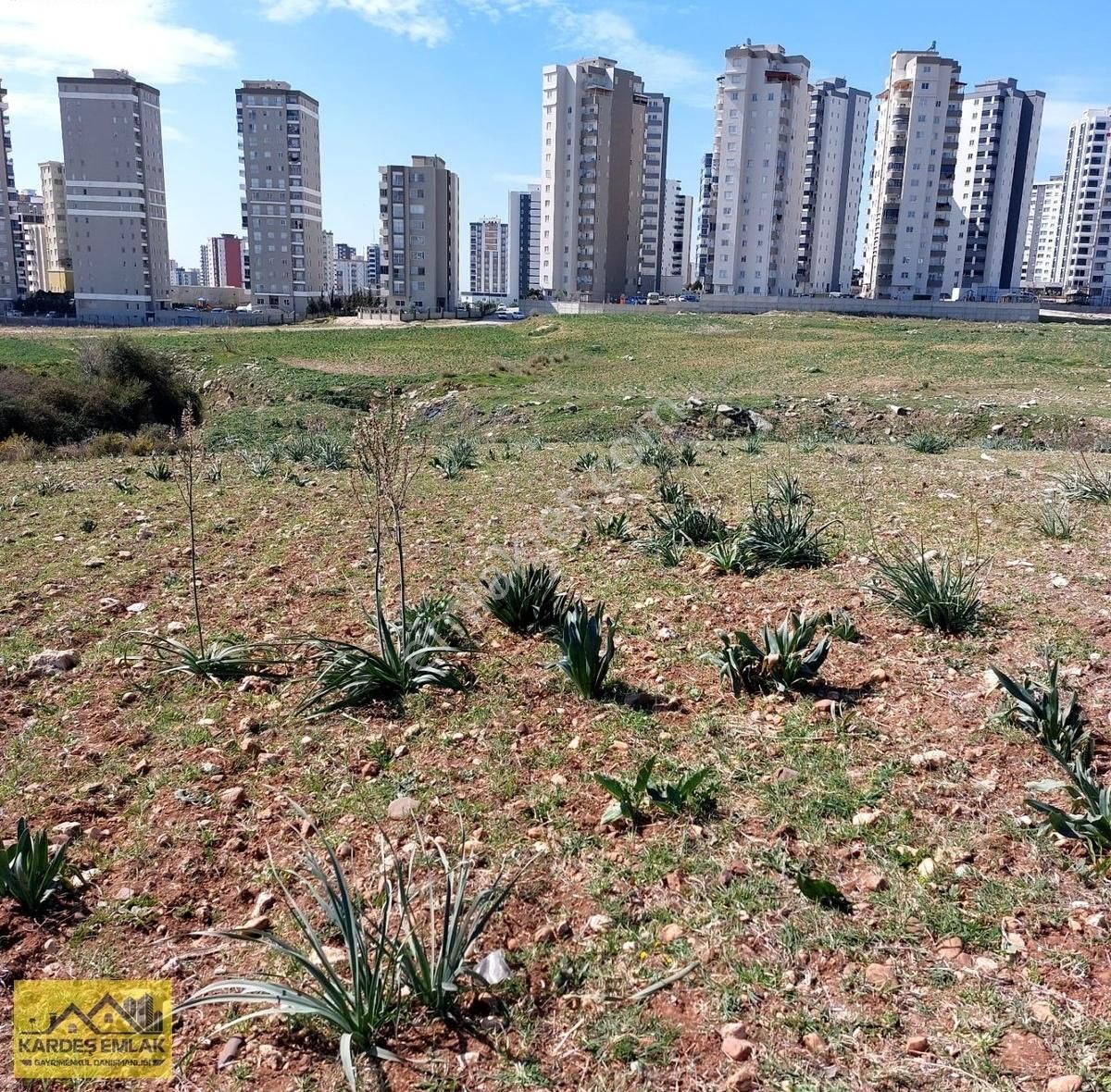 Kardeş Emlaktan Çarkıparede Stadyuma Yakın Konumda Villalık Arsa - Görsel 4