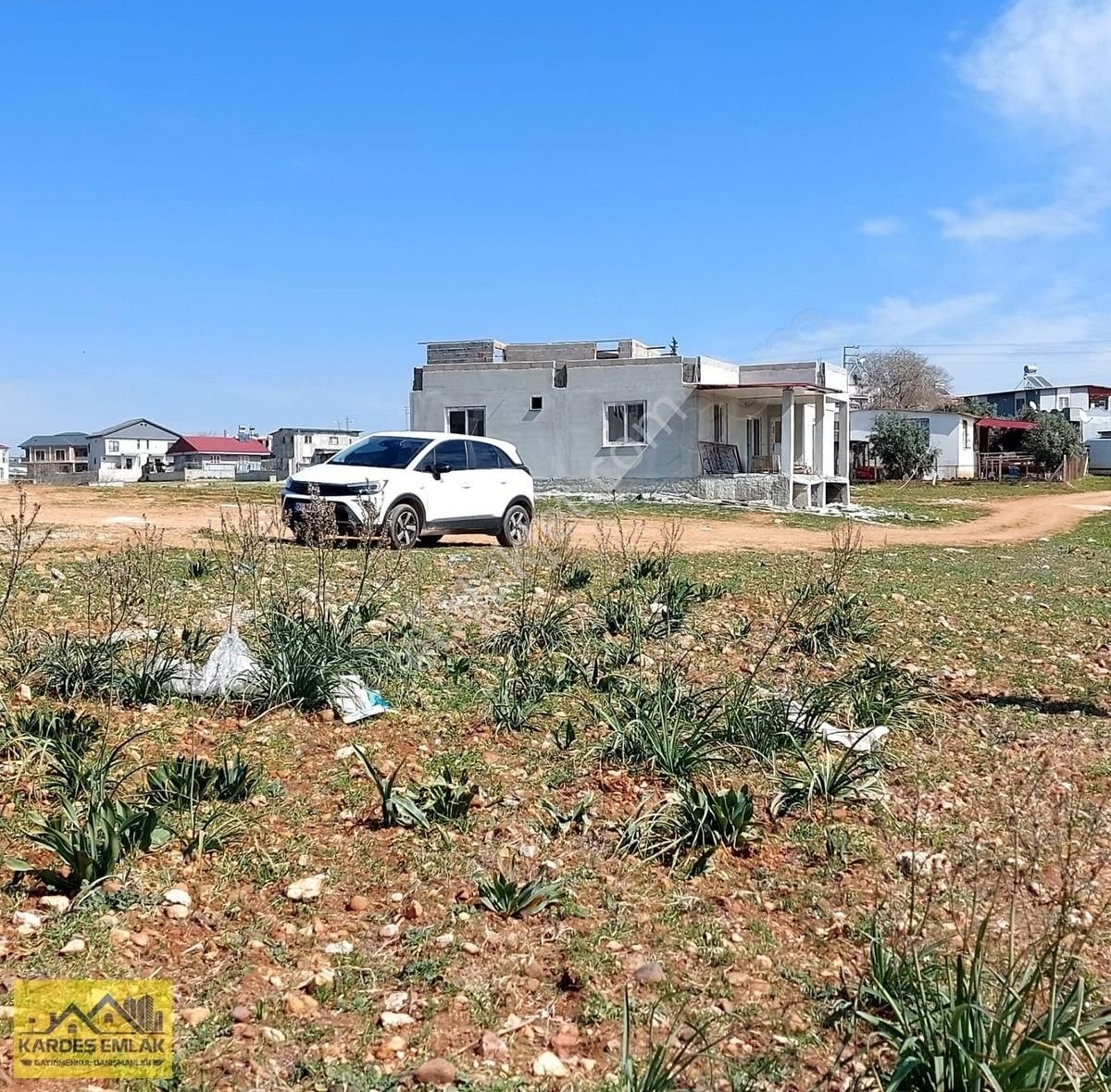 Kardeş Emlaktan Çarkıparede Stadyuma Yakın Konumda Villalık Arsa - Görsel 3