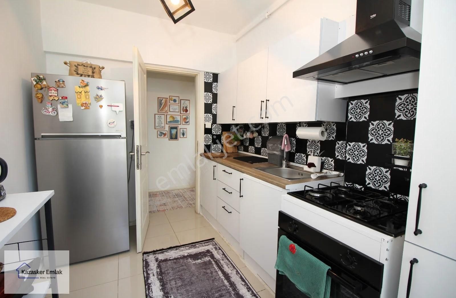 Kadıköyde Harika Konumda 3+1 - Kazasker Emlak - Görsel 5