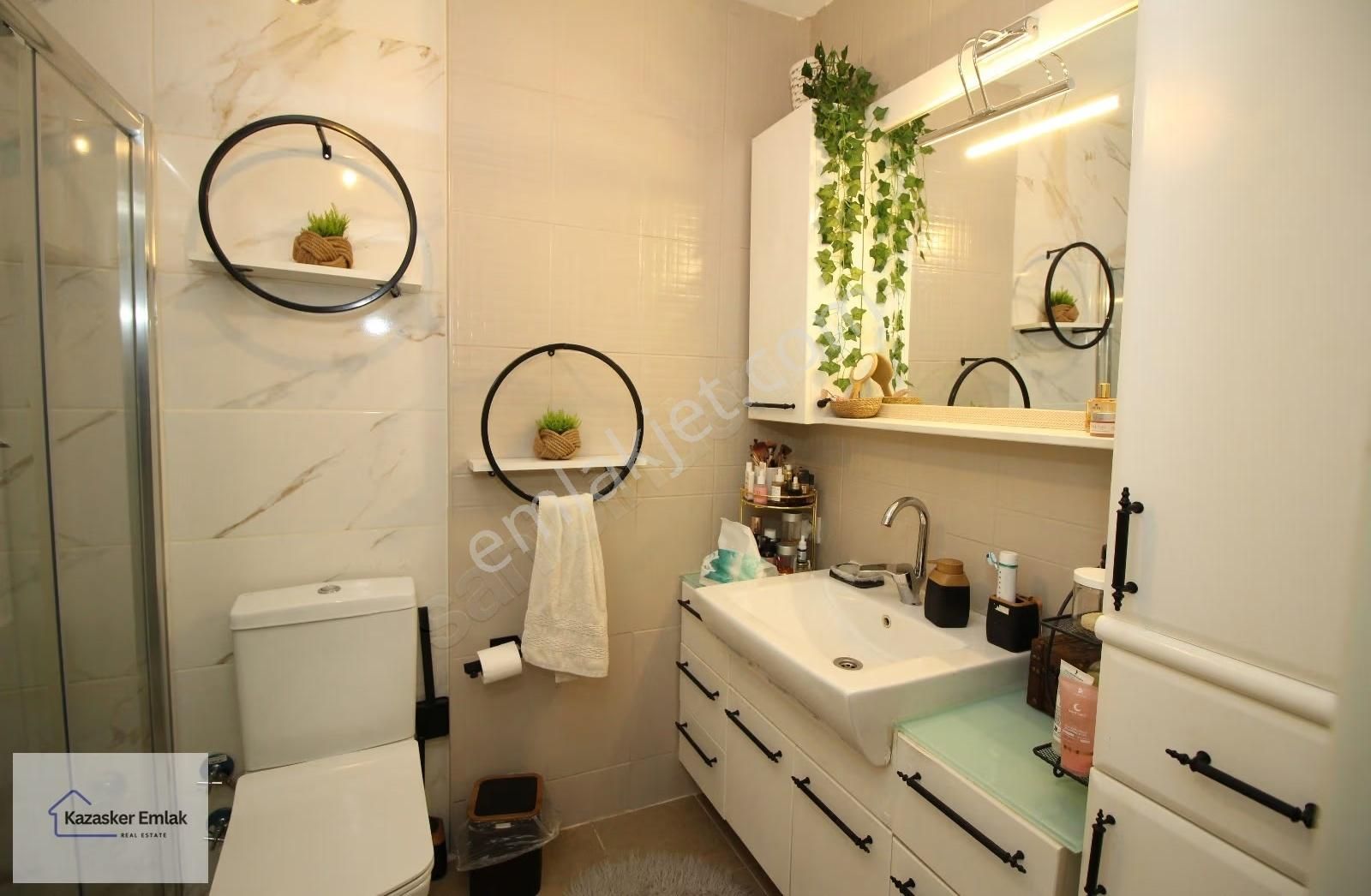 Kadıköyde Harika Konumda 3+1 - Kazasker Emlak - Görsel 2