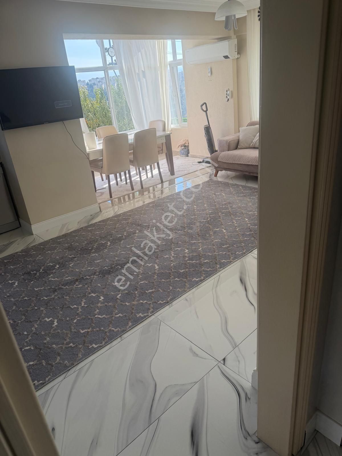 Kaçmaz Emlak'tan Kocaeli İzmitte Satılık Müstakil Ev+ 808m2 Arsa - Görsel 3