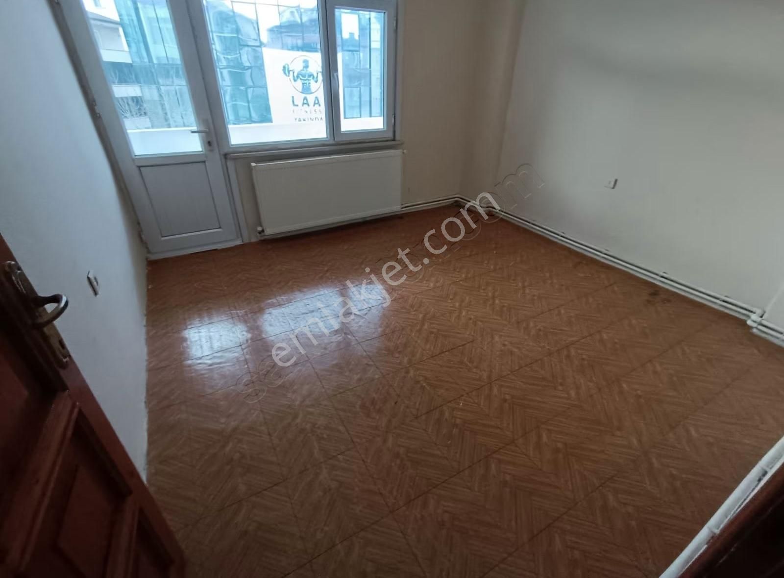 Zeno Emlak'tan Kiralık Cok Geniş 3.cu Katta Kullanisli 3+1daire - Görsel 6