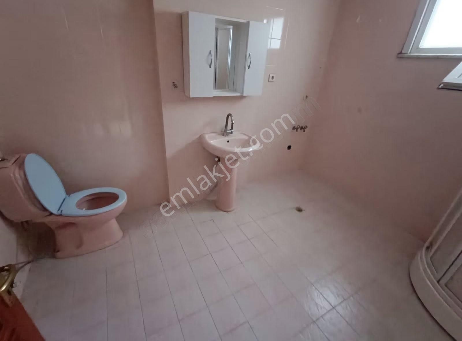 Zeno Emlak'tan Kiralık Cok Geniş 3.cu Katta Kullanisli 3+1daire - Görsel 14