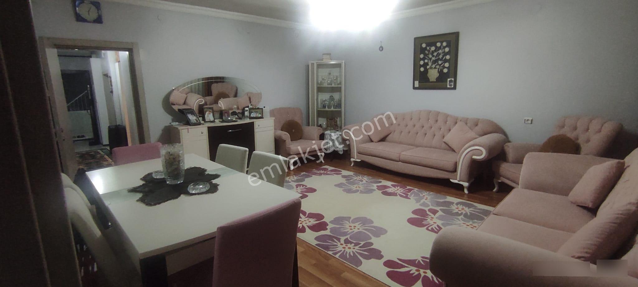 Ankarada Mühteşem Manzarasını Bulunan 2 Daire 1 Dükkan