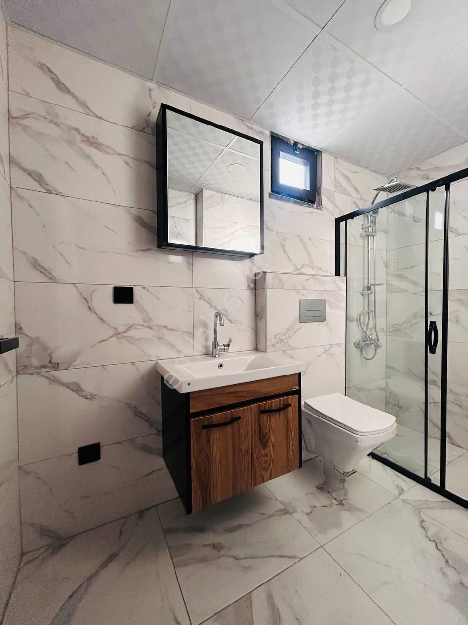 Kurupelitte Tramvaya Sahile Yakın İskanlı Binada Satılık 1+1 - Görsel 13