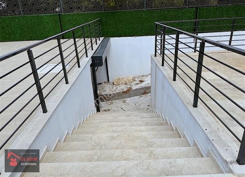 Kusadası Merkezınde Özel Havuzlu Tek Mustakıl Bahcelı Vılla - Görsel 3