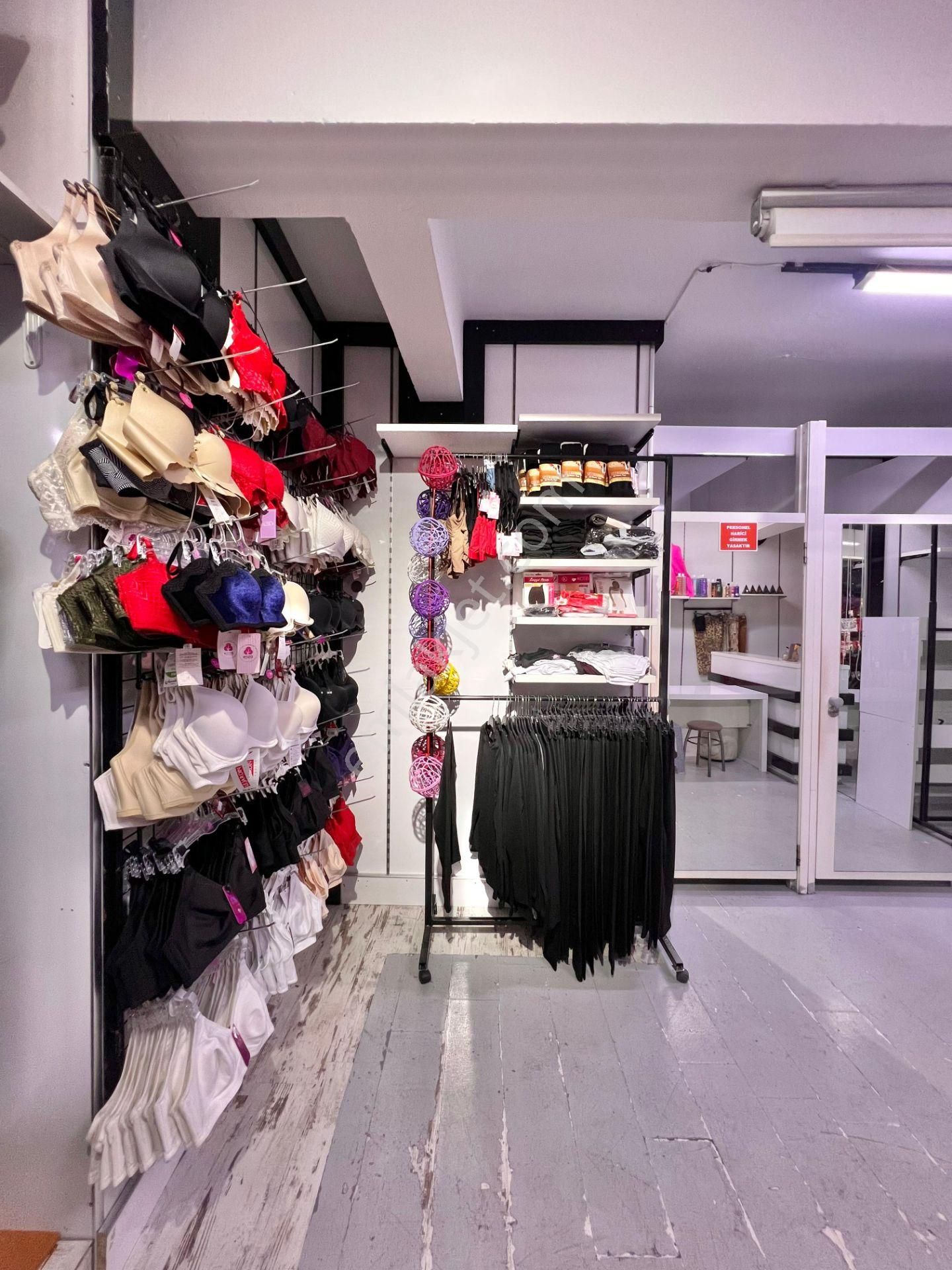 Çaybaşı'nda Devren Kiralık Giyim Mağazası - Görsel 23