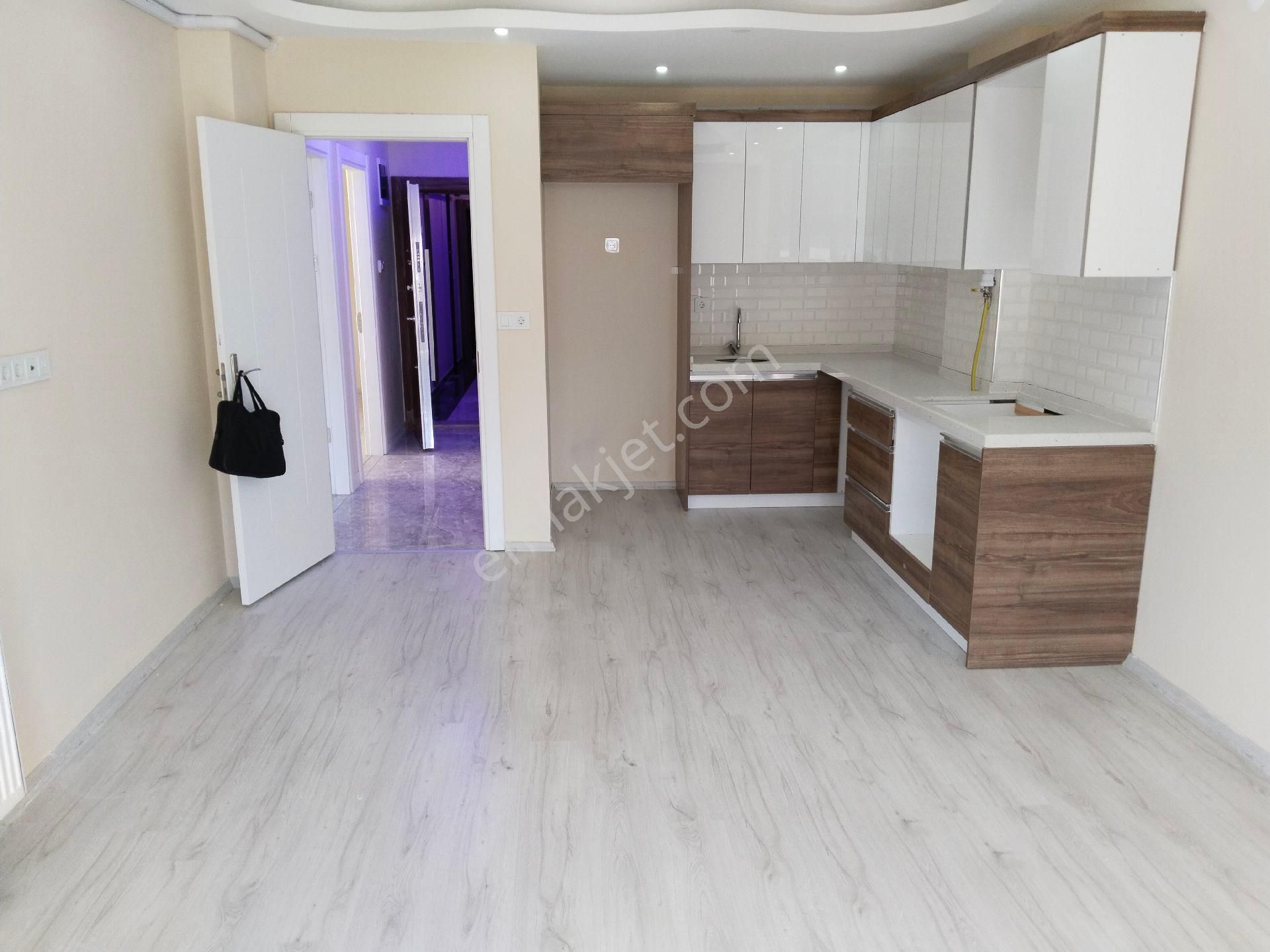 Bergama Ultra Lüks Doğalgazlı Elektrikli Panjurlu Asansörlü Ara 2.kat Kiralık Daire - Görsel 11