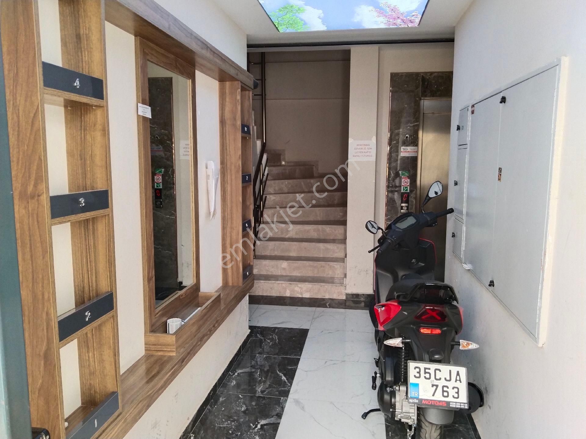 Bergama Ultra Lüks Doğalgazlı Elektrikli Panjurlu Asansörlü Ara 2.kat Kiralık Daire - Görsel 2