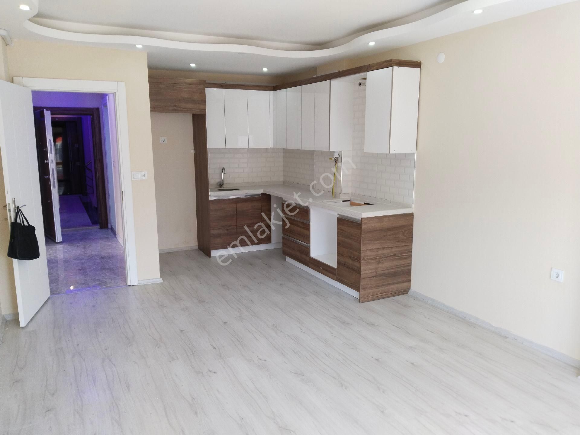 Bergama Ultra Lüks Doğalgazlı Elektrikli Panjurlu Asansörlü Ara 2.kat Kiralık Daire - Görsel 13