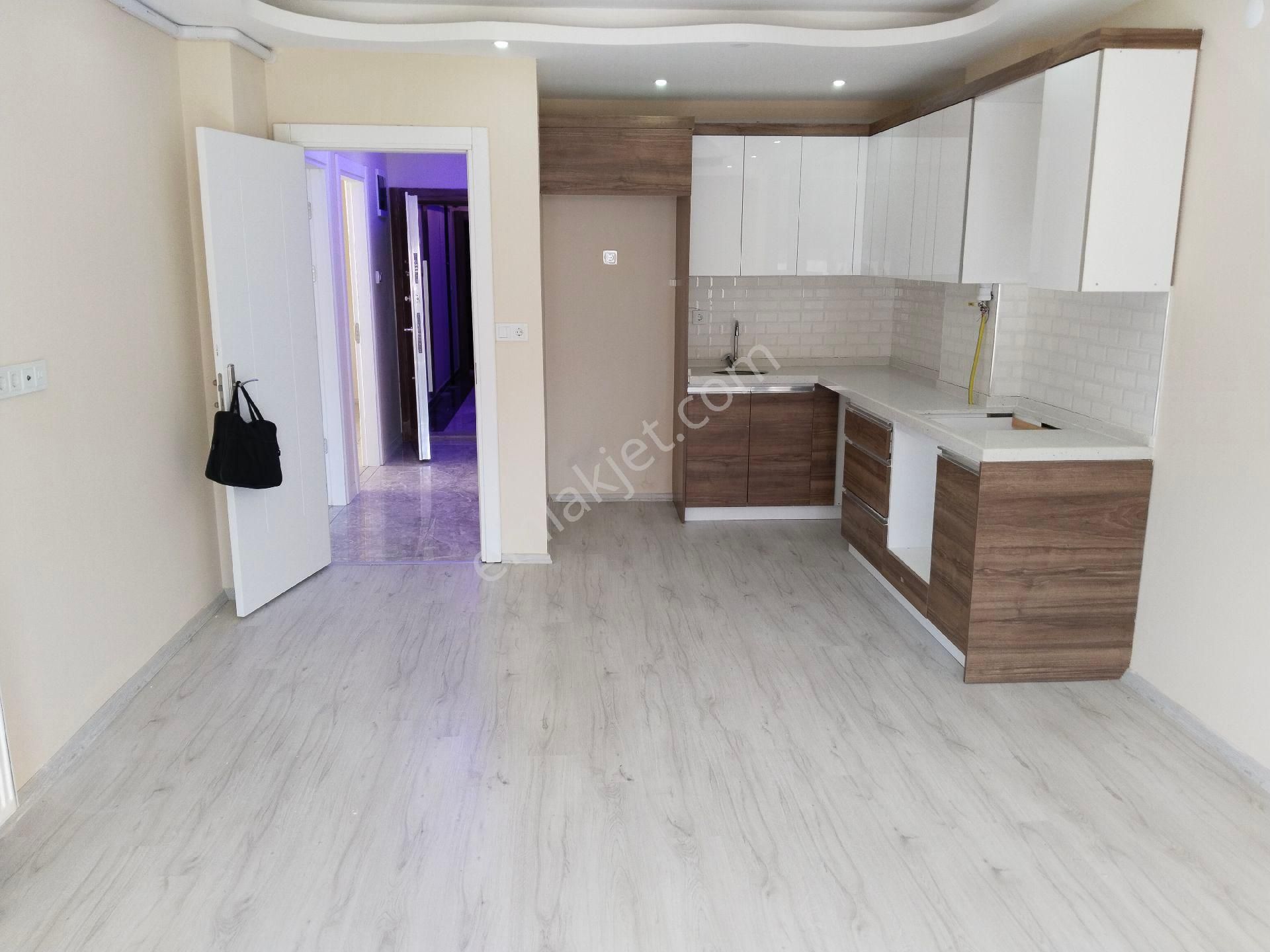 Bergama Ultra Lüks Doğalgazlı Elektrikli Panjurlu Asansörlü Ara 2.kat Kiralık Daire - Görsel 12