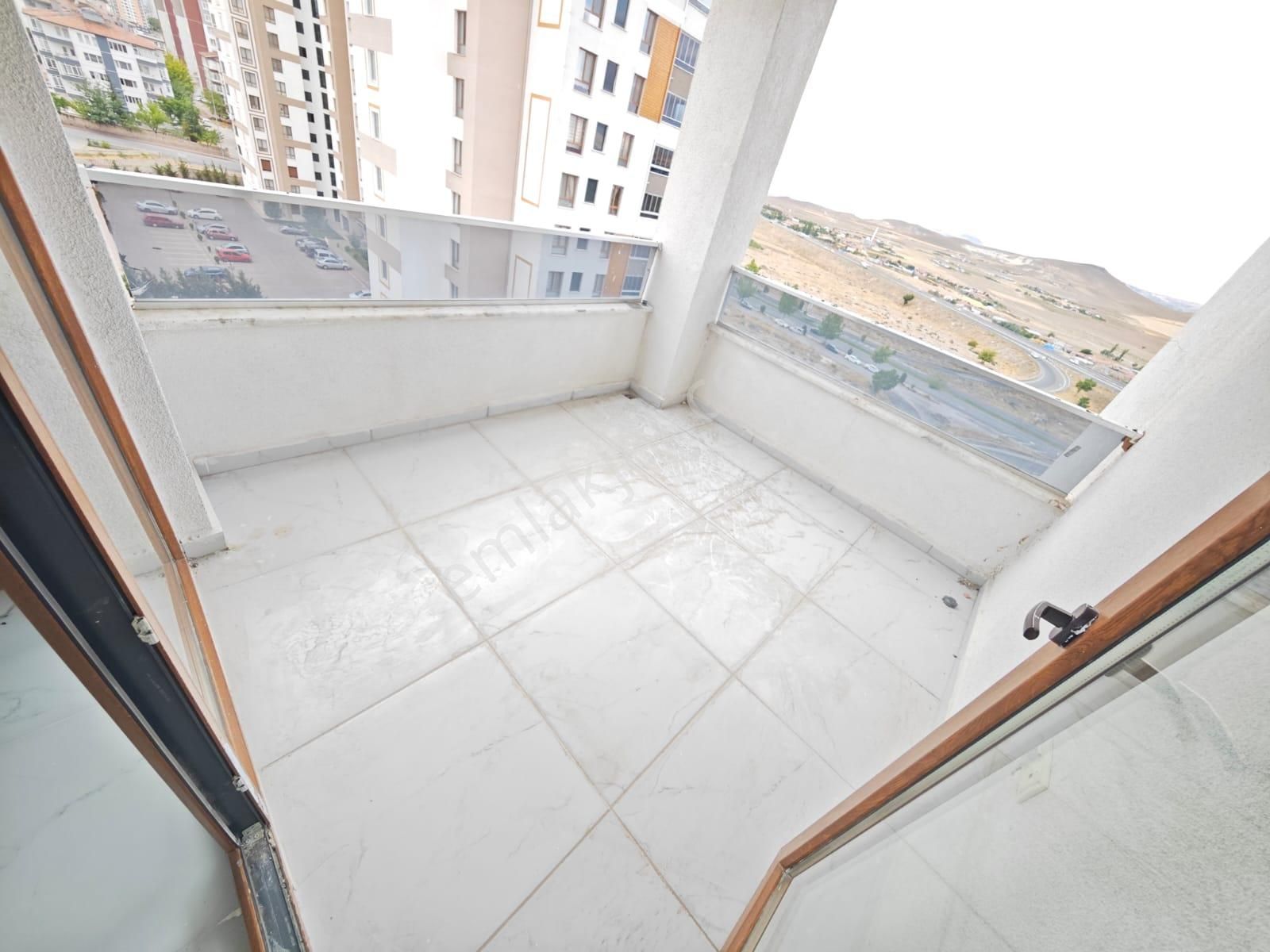 Elisa Gyo//ildem Simaş 3,5+1 Ara Kat Sıfır Meskenli Teslim Satılık Lüks Daire - Görsel 5