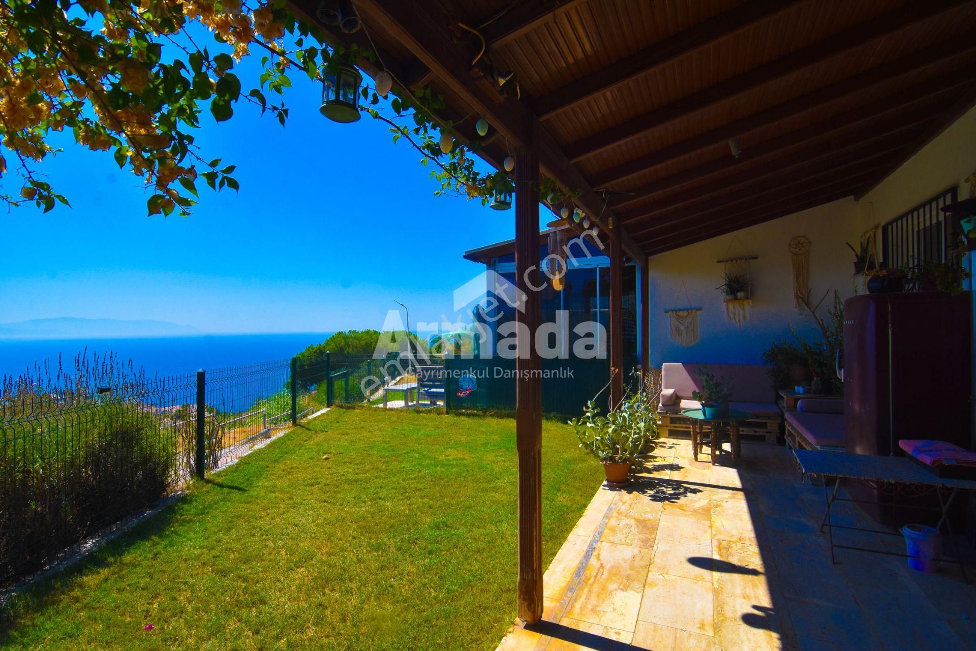 Kuşadası Adalılar Sitesi'nde Full Deniz Manzaralı 4+1 Villa