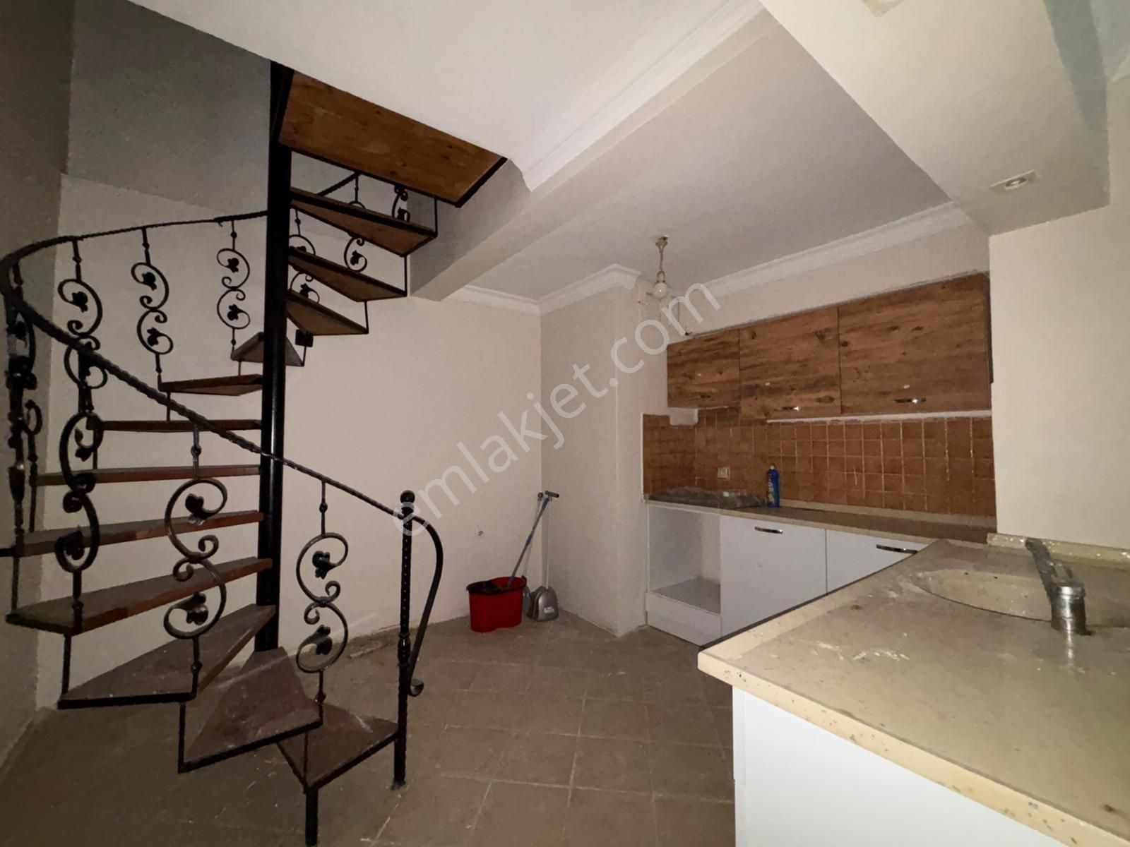 Alsancak Ziya Gökalp Zemin Dublex 2+1 Kiralık Daire/ofis - Görsel 6