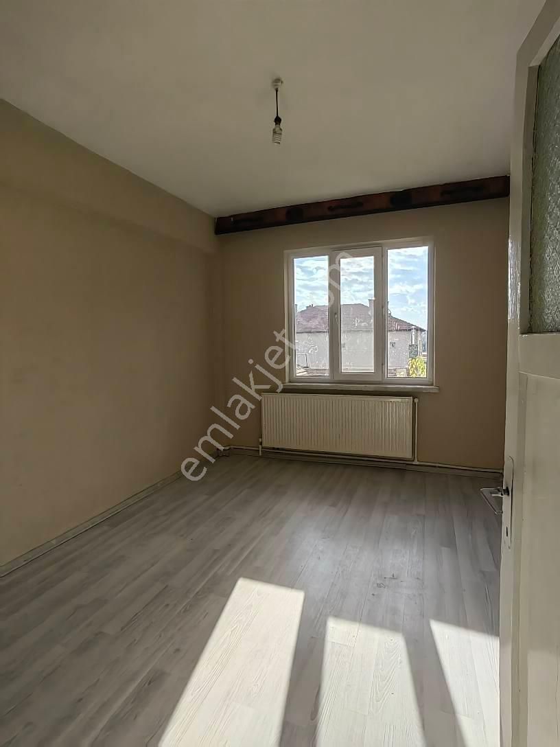 Nasreddin Emlaktan Perşembe Pazarı Altı Kiralık Daire - Görsel 11