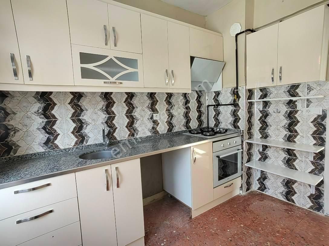 Nasreddin Emlaktan Perşembe Pazarı Altı Kiralık Daire