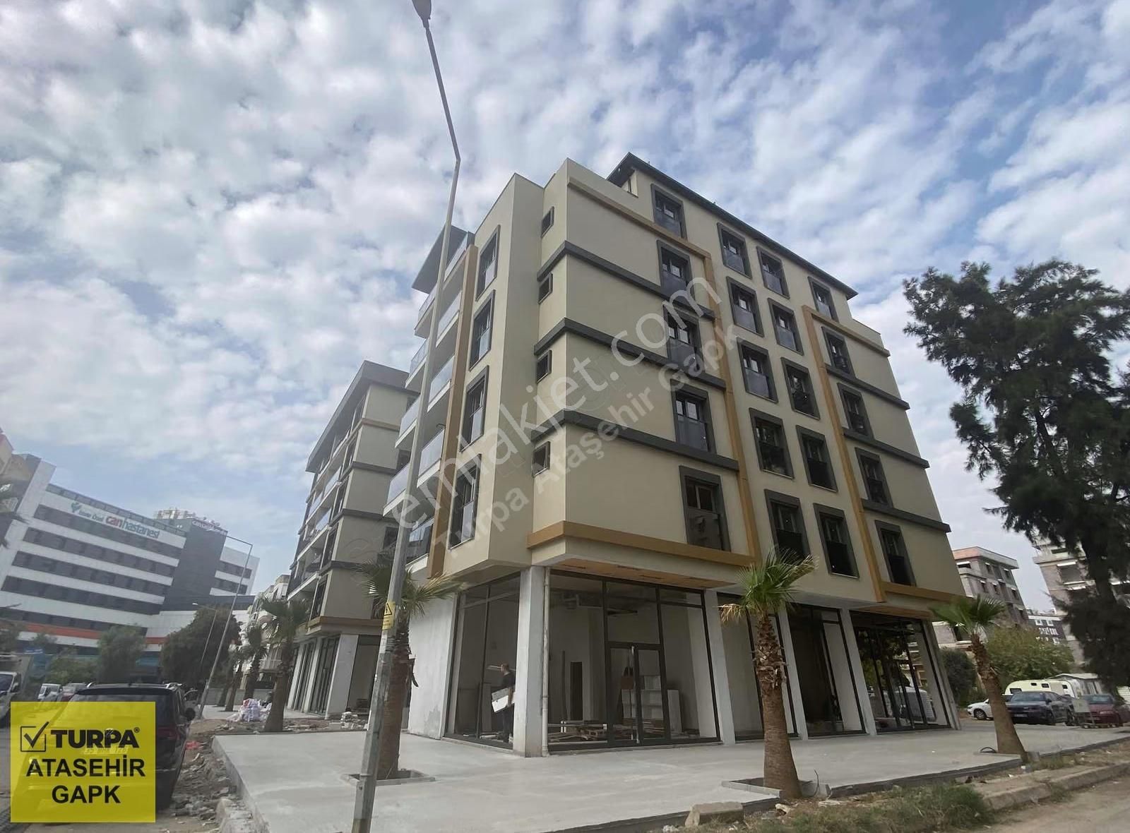 Çiğli Ataşehir'de 90m² Boş Dükkan - Görsel 3