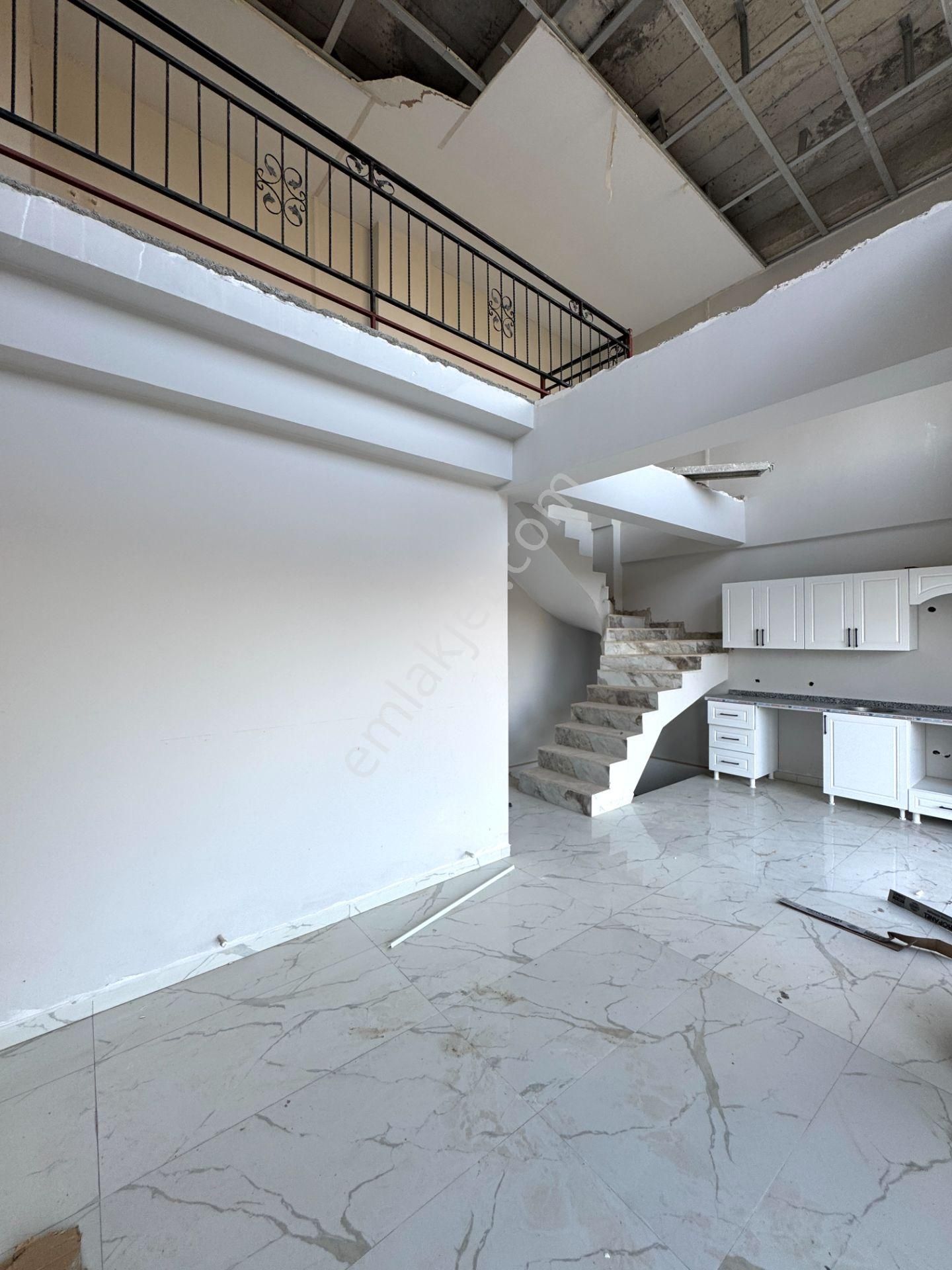 Altıntaşta Havuzlu 3+1 Satılık Bahçe Dubleksi - Görsel 9