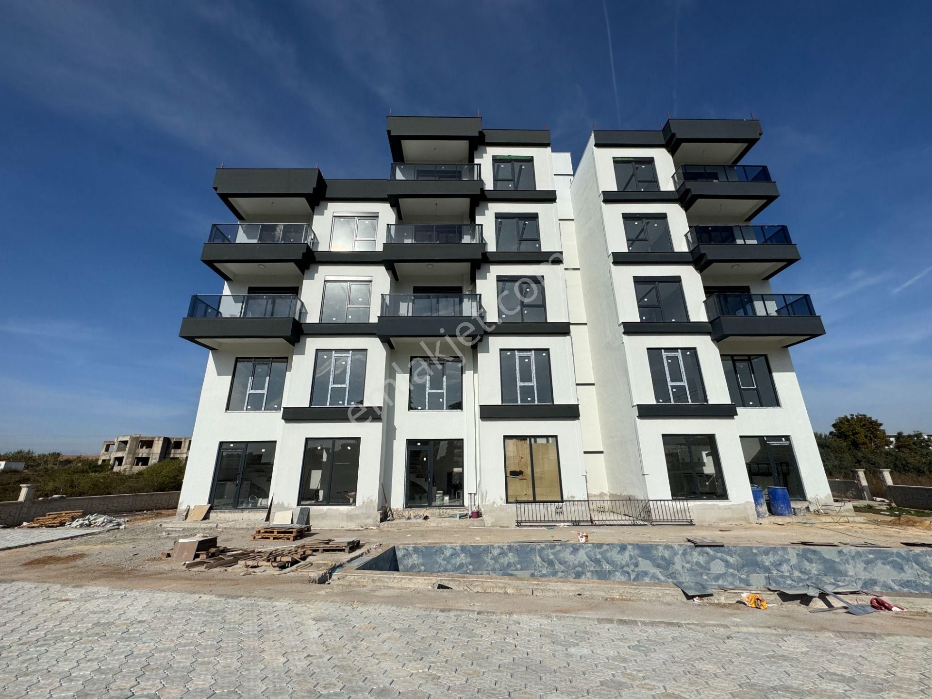 Altıntaşta Havuzlu 3+1 Satılık Bahçe Dubleksi