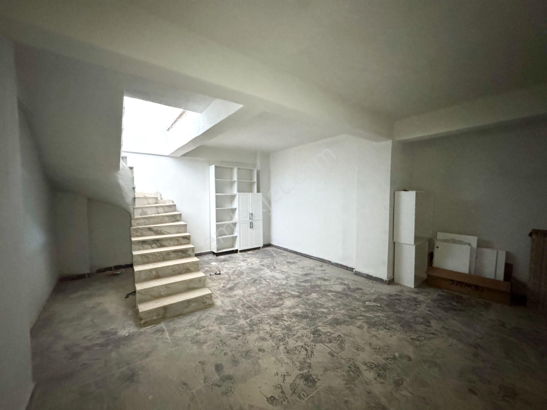 Altıntaşta Havuzlu 3+1 Satılık Bahçe Dubleksi - Görsel 15