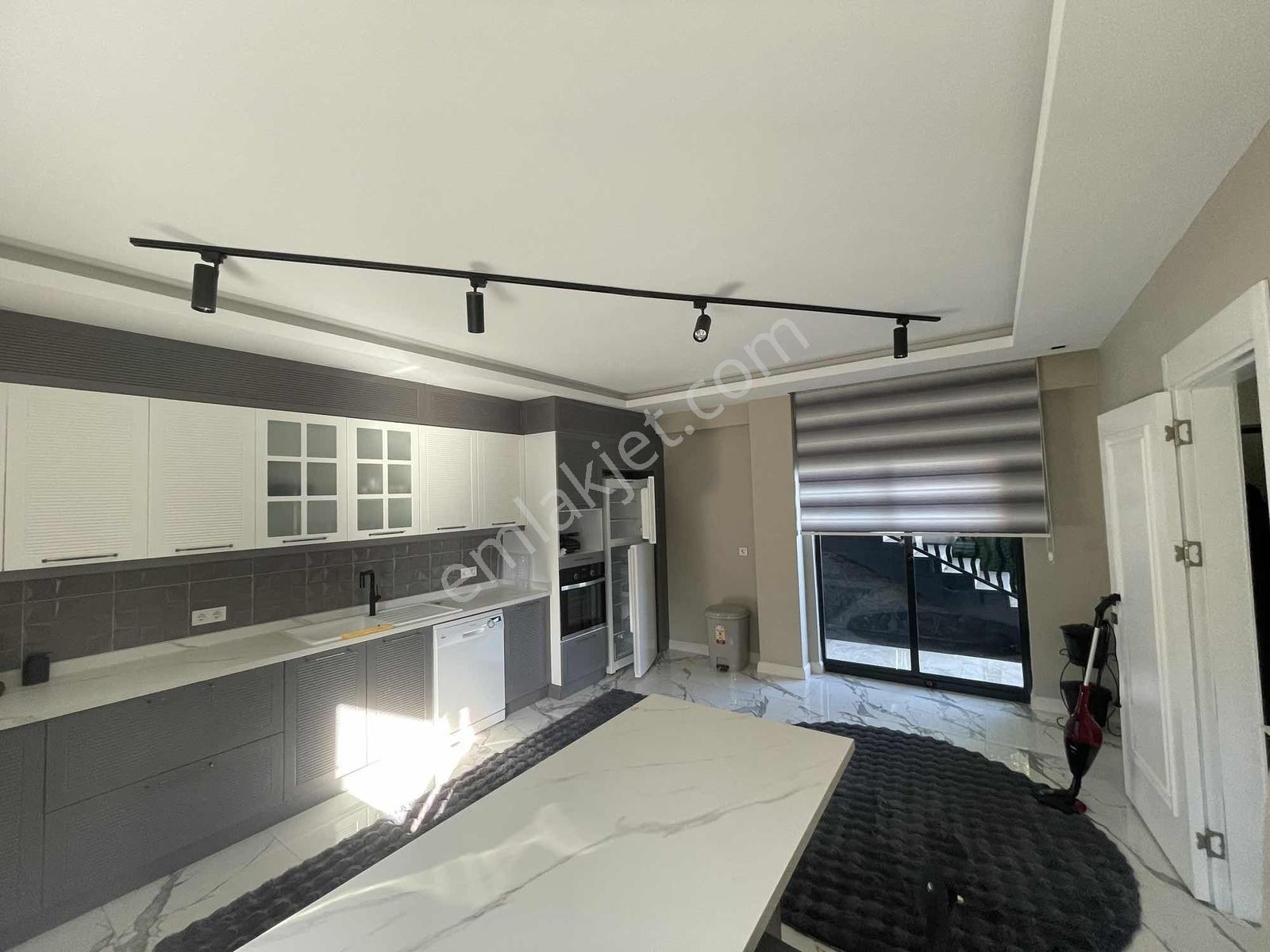 Yaylacık'ta Kiralık 4+2 Tripleks Eşyalı Villa - Görsel 6