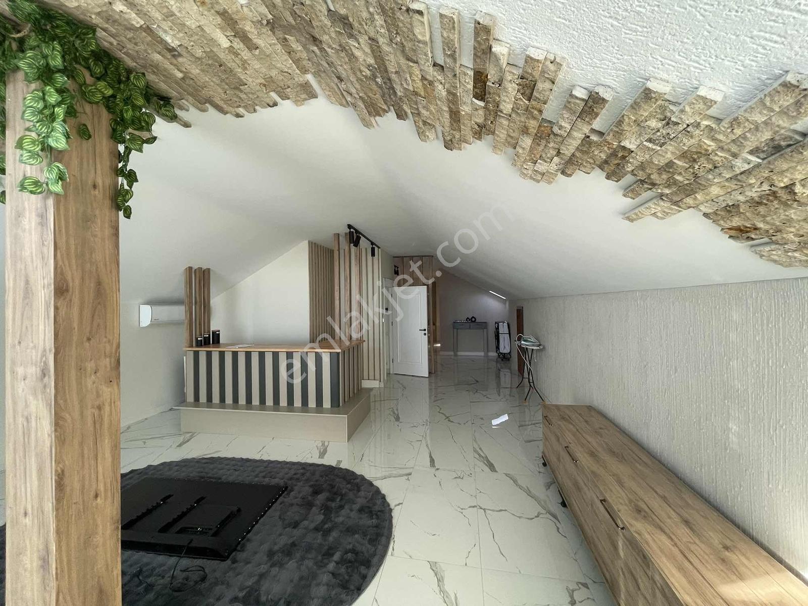 Yaylacık'ta Kiralık 4+2 Tripleks Eşyalı Villa - Görsel 32