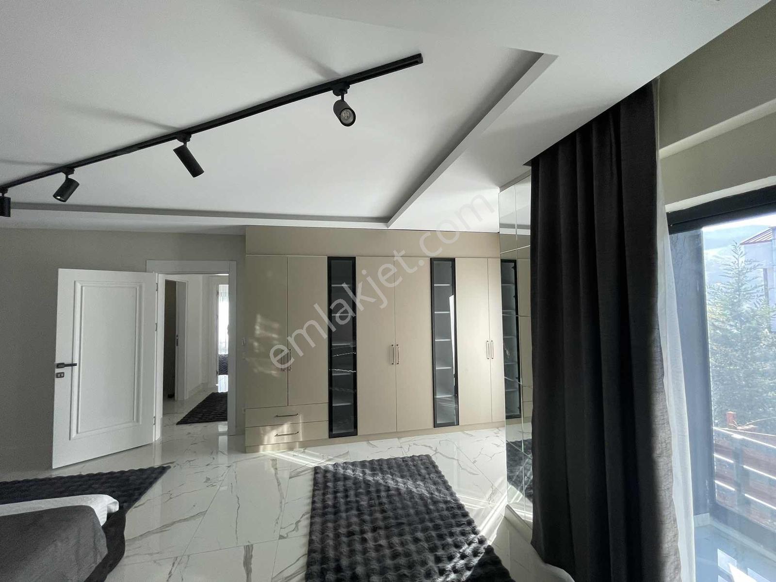 Yaylacık'ta Kiralık 4+2 Tripleks Eşyalı Villa - Görsel 18