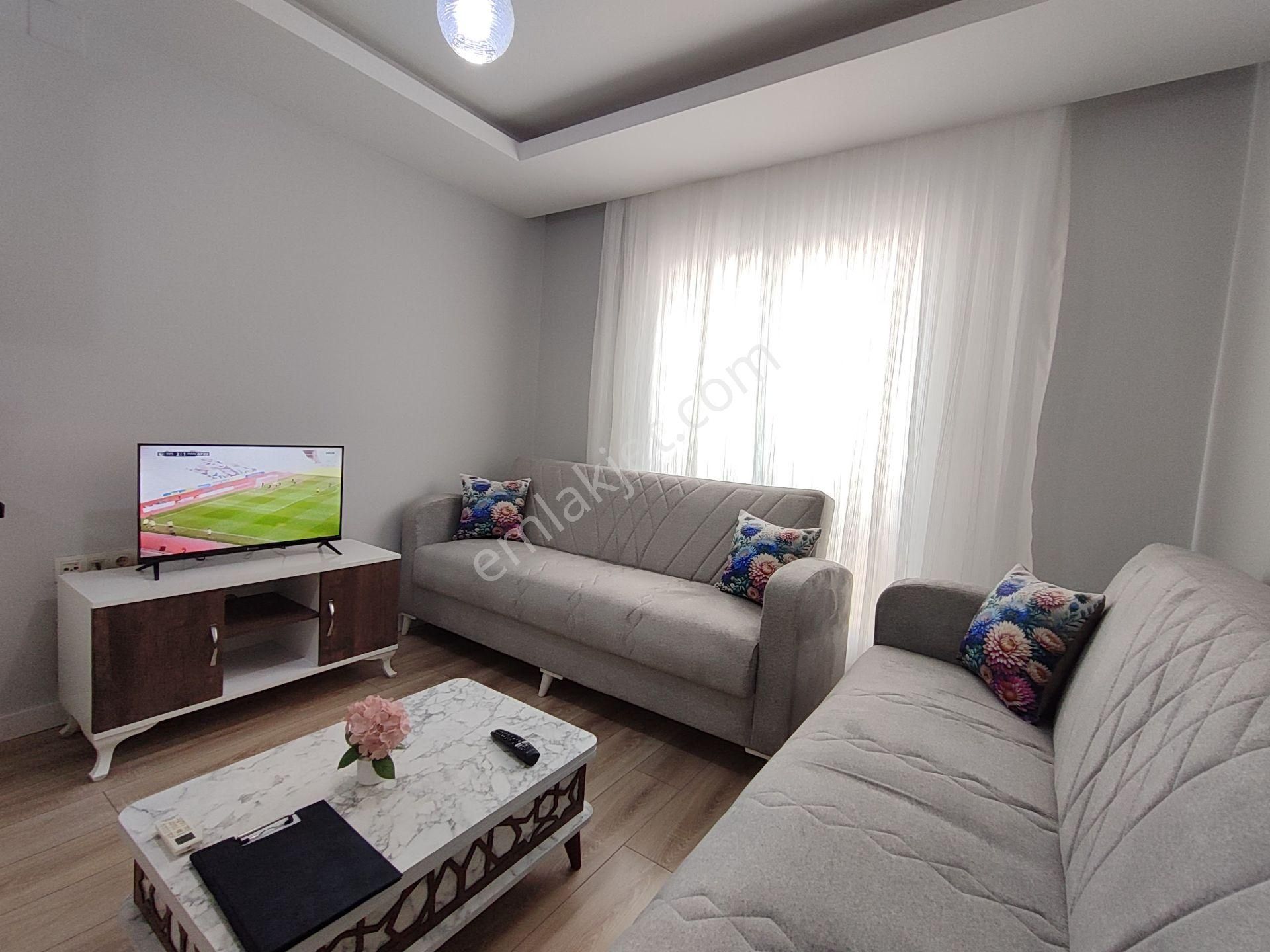 Üni. Caddesi/sosyal Alanlı Site İçerisinde Full Eşyalı 1+1 Daire - Görsel 3