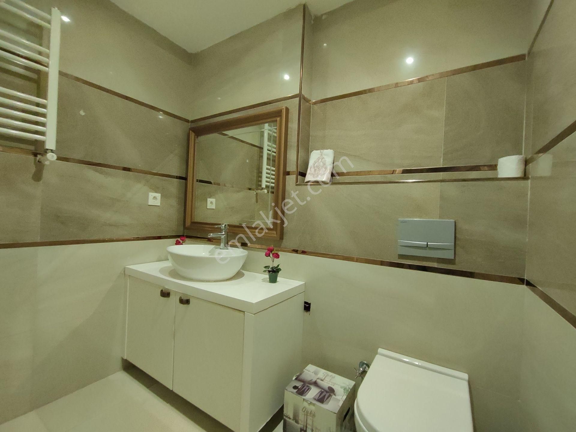 Üni. Caddesi/sosyal Alanlı Site İçerisinde Full Eşyalı 1+1 Daire - Görsel 12