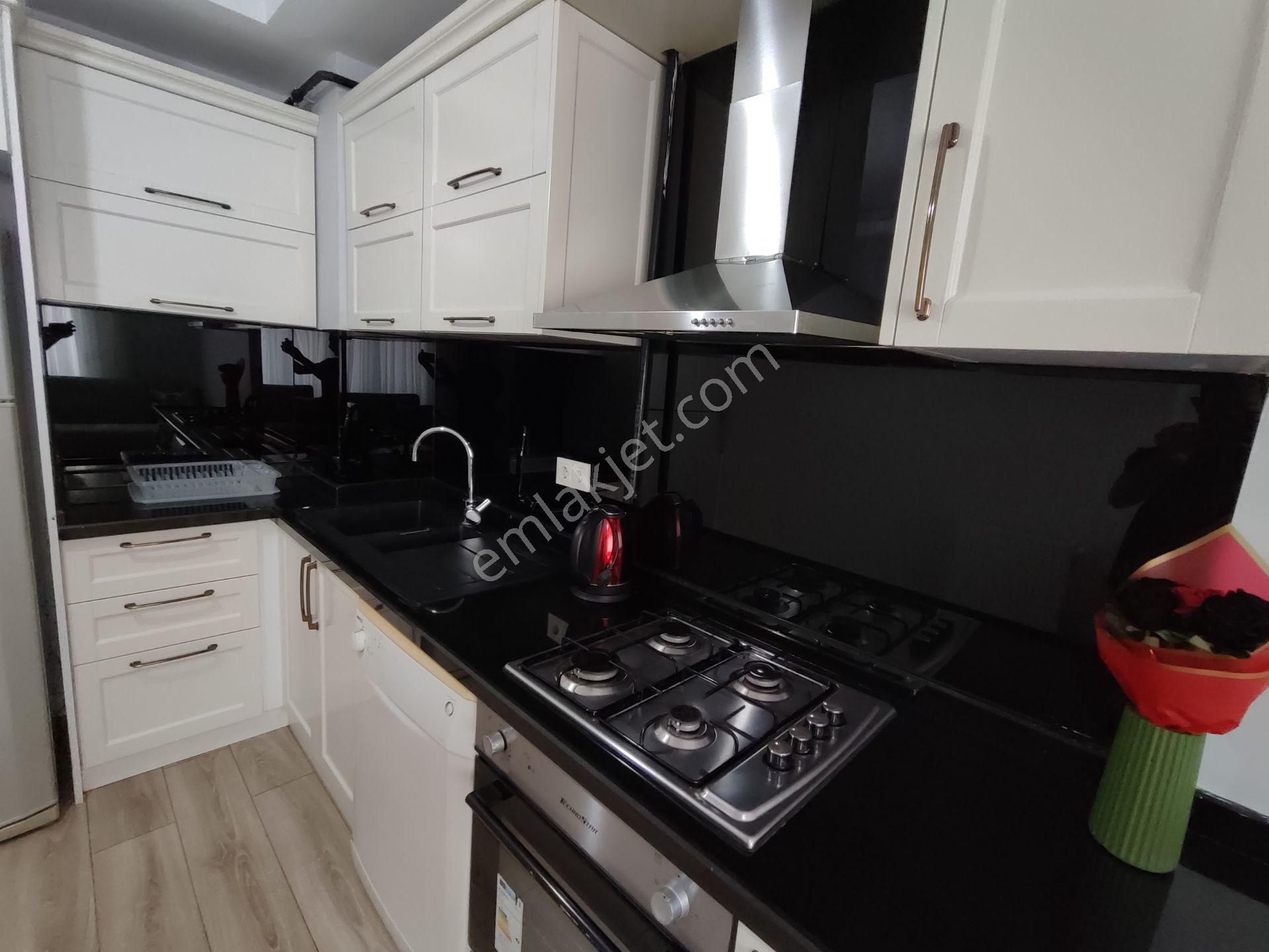 Üni. Caddesi/sosyal Alanlı Site İçerisinde Full Eşyalı 1+1 Daire - Görsel 4