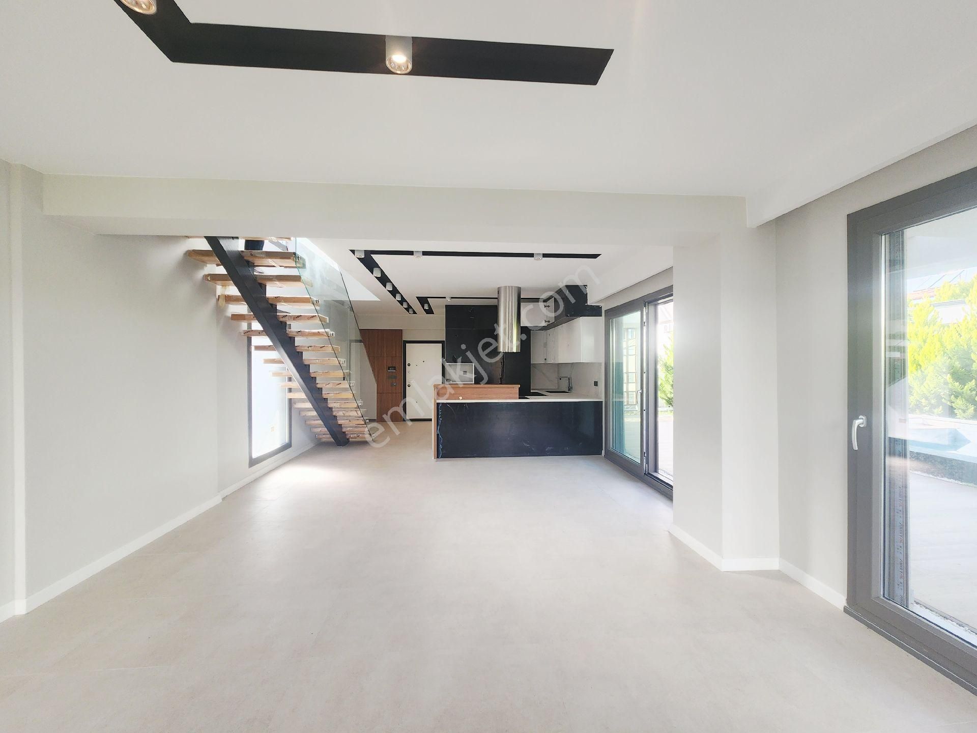 Güzelçamlı Plajına Cok Yakın Satılık Harıka Villa Köşe Konum - Görsel 17