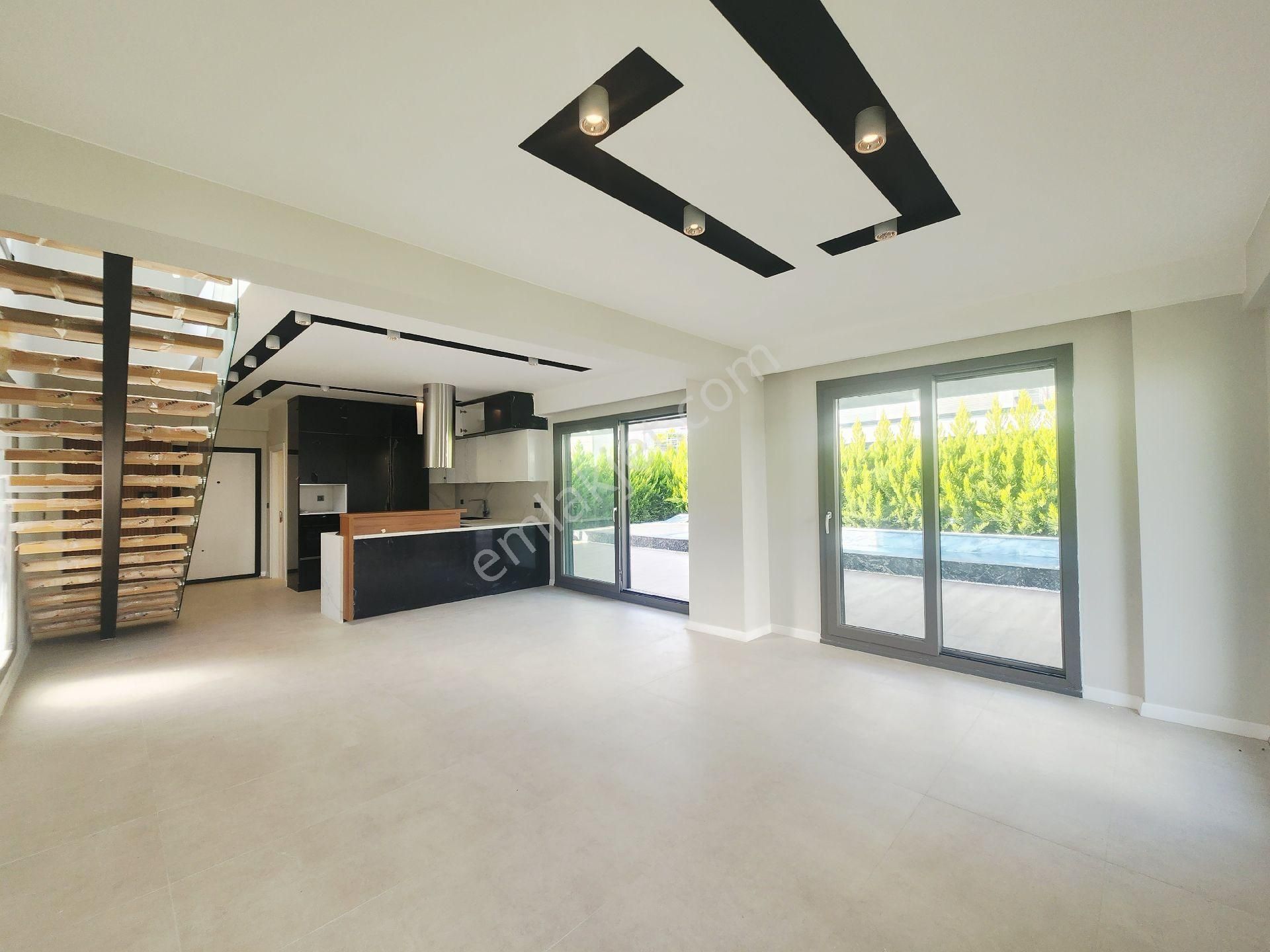 Güzelçamlı Plajına Cok Yakın Satılık Harıka Villa Köşe Konum - Görsel 15