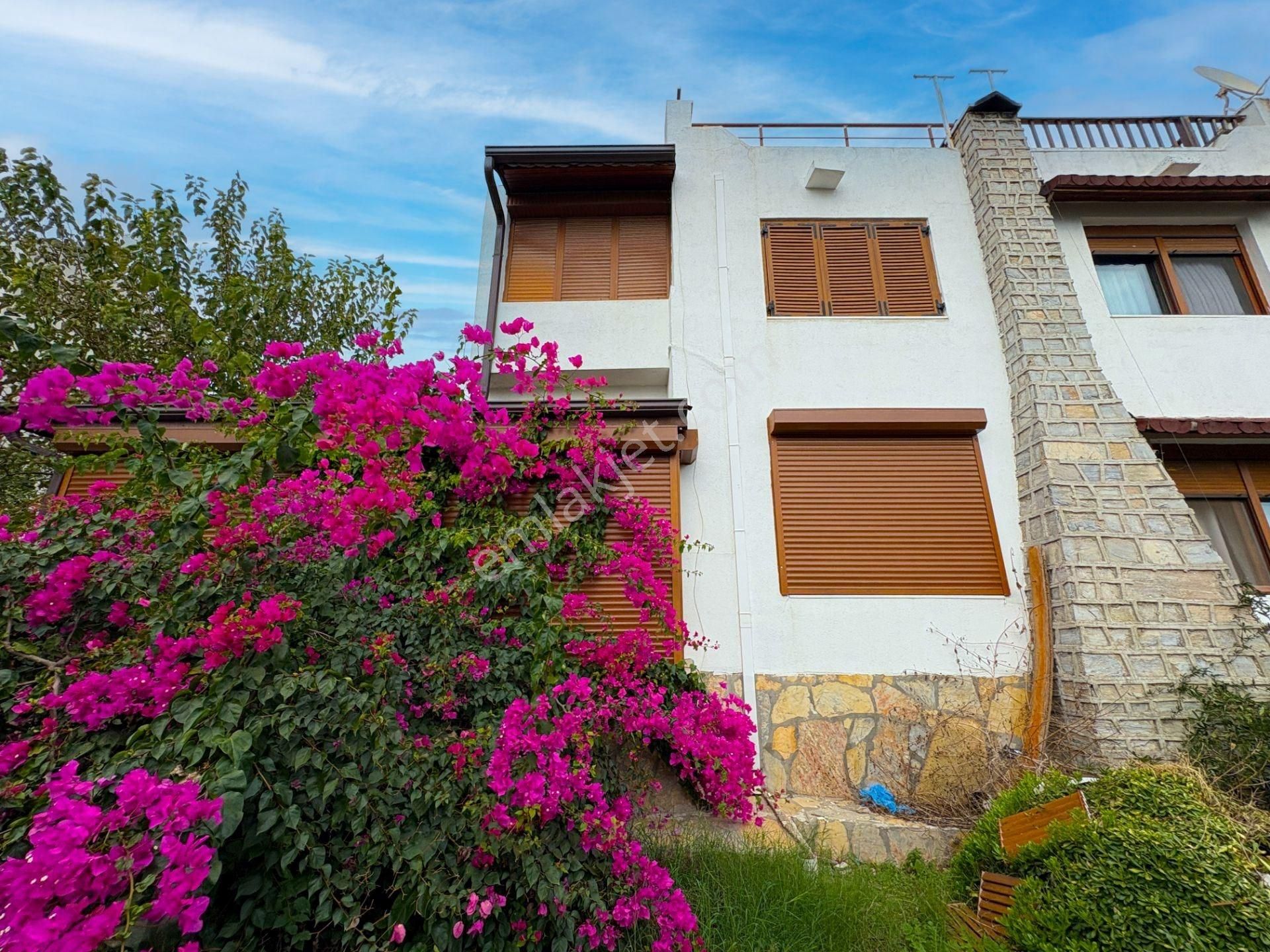 Kıyıkışlacıkta Site İçerisinde 3+1 Satılık Bahçeli Dubleks Villa - Görsel 11