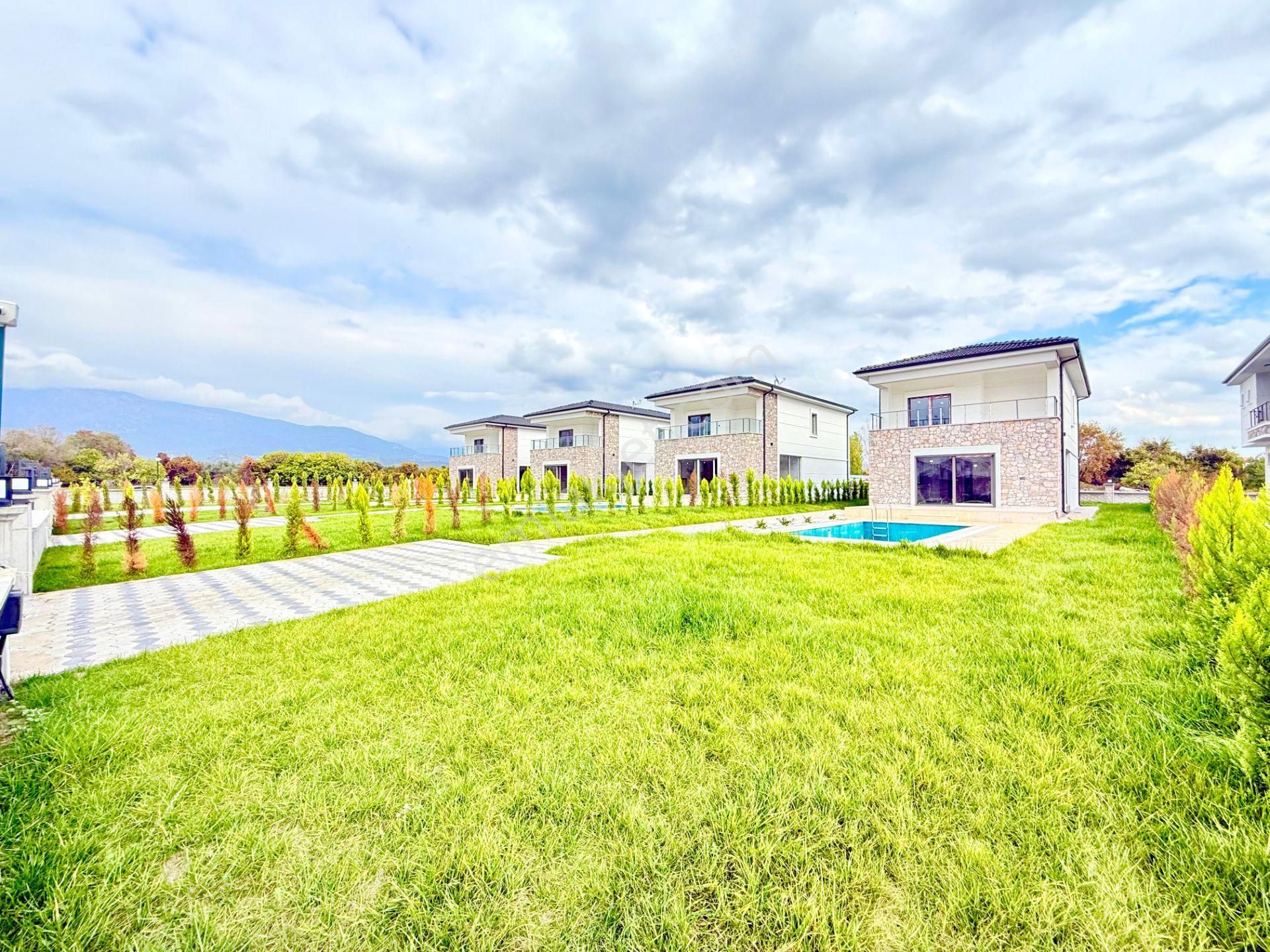 ▶ ▶ Akçay Körfez'den Doğa İle İç İçe Huzur Bulacağınız Sıfır 3+1 Satılık Villa - Görsel 33