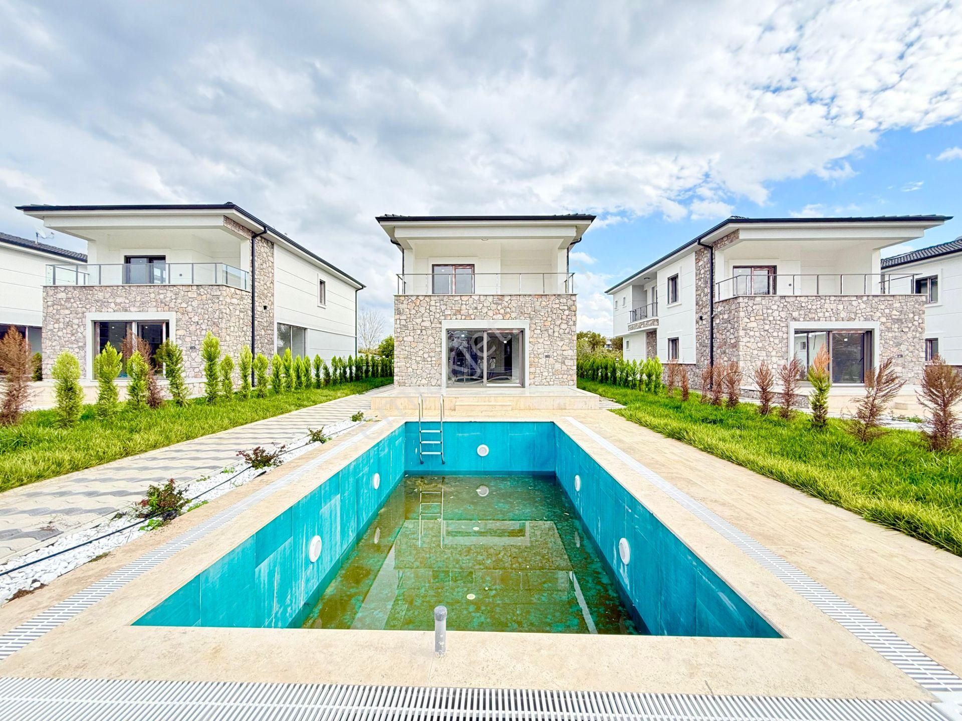 ▶ ▶ Akçay Körfez'den Doğa İle İç İçe Huzur Bulacağınız Sıfır 3+1 Satılık Villa - Görsel 2